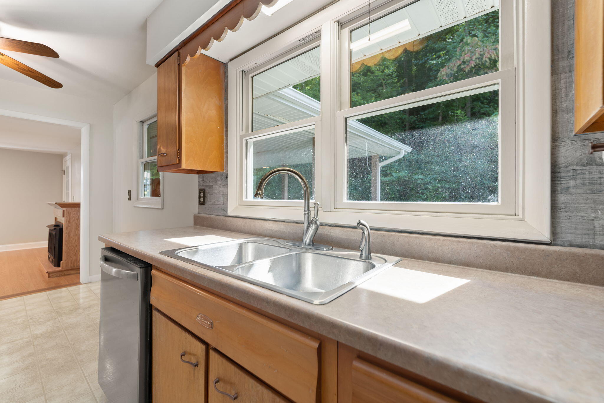 442 Trimble Road Property Photo 14