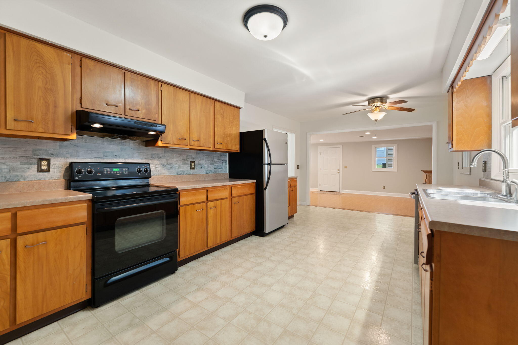 442 Trimble Road Property Photo 15