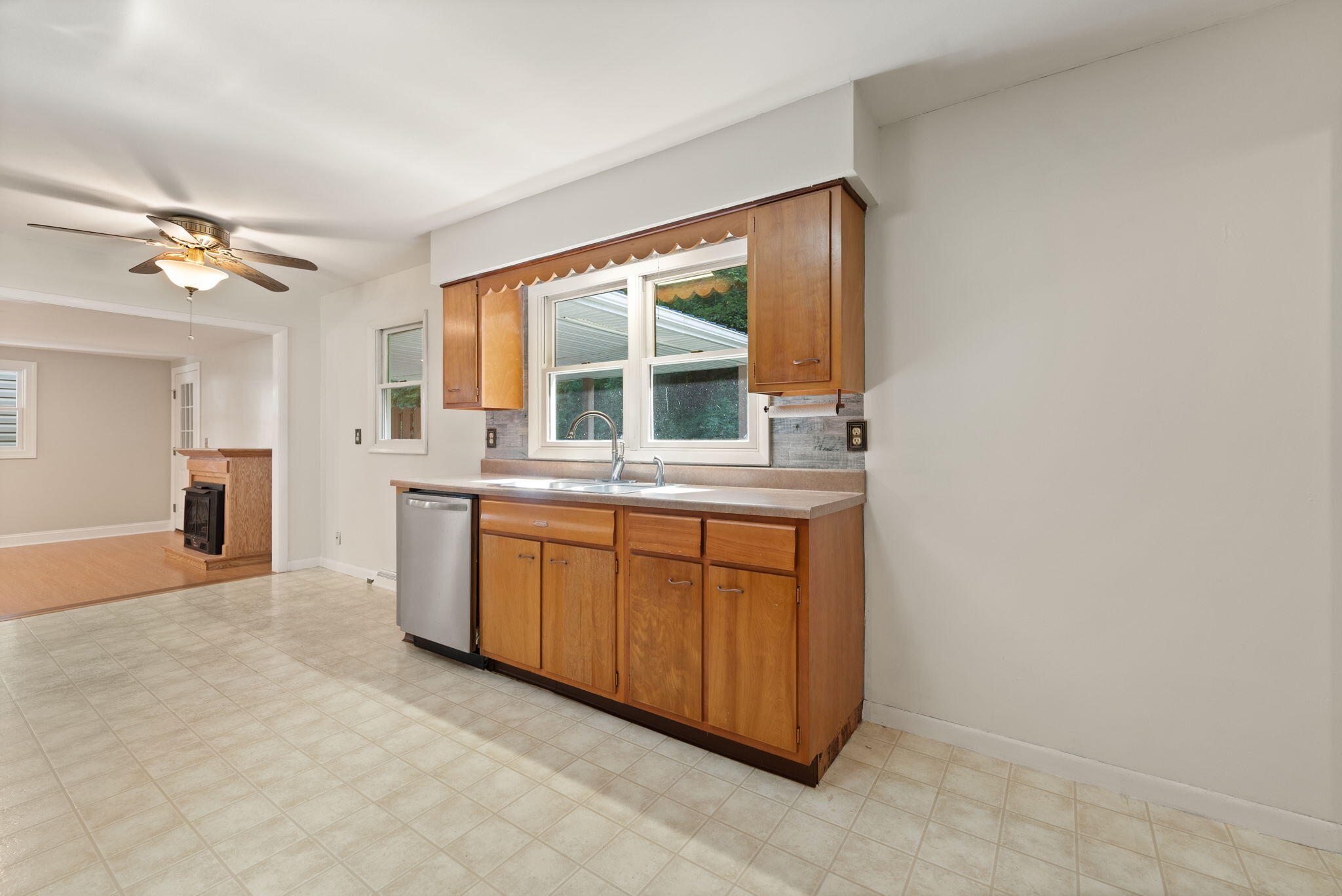 442 Trimble Road Property Photo 16