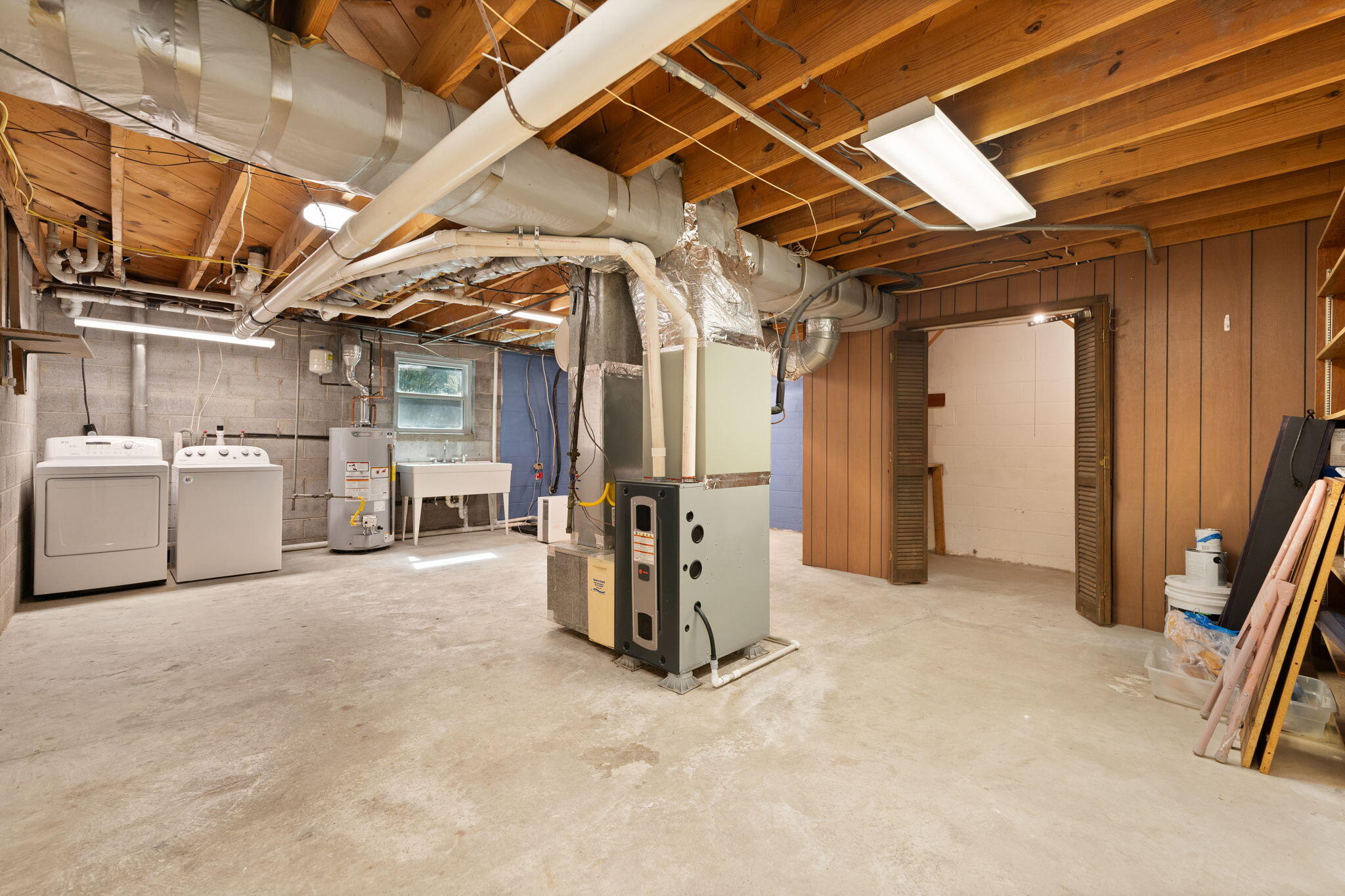 442 Trimble Road Property Photo 40
