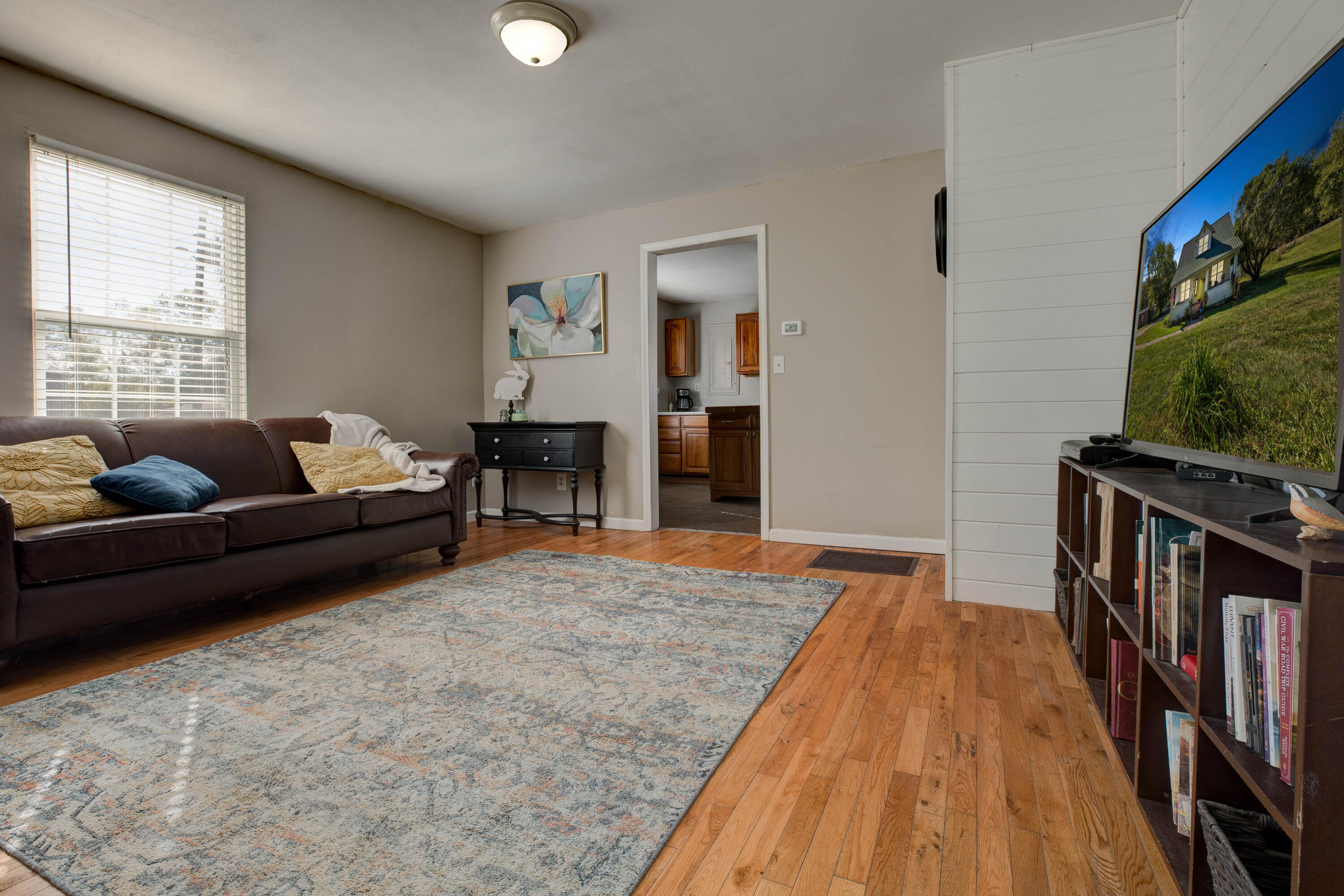 5127 White Oak Road Property Photo 5