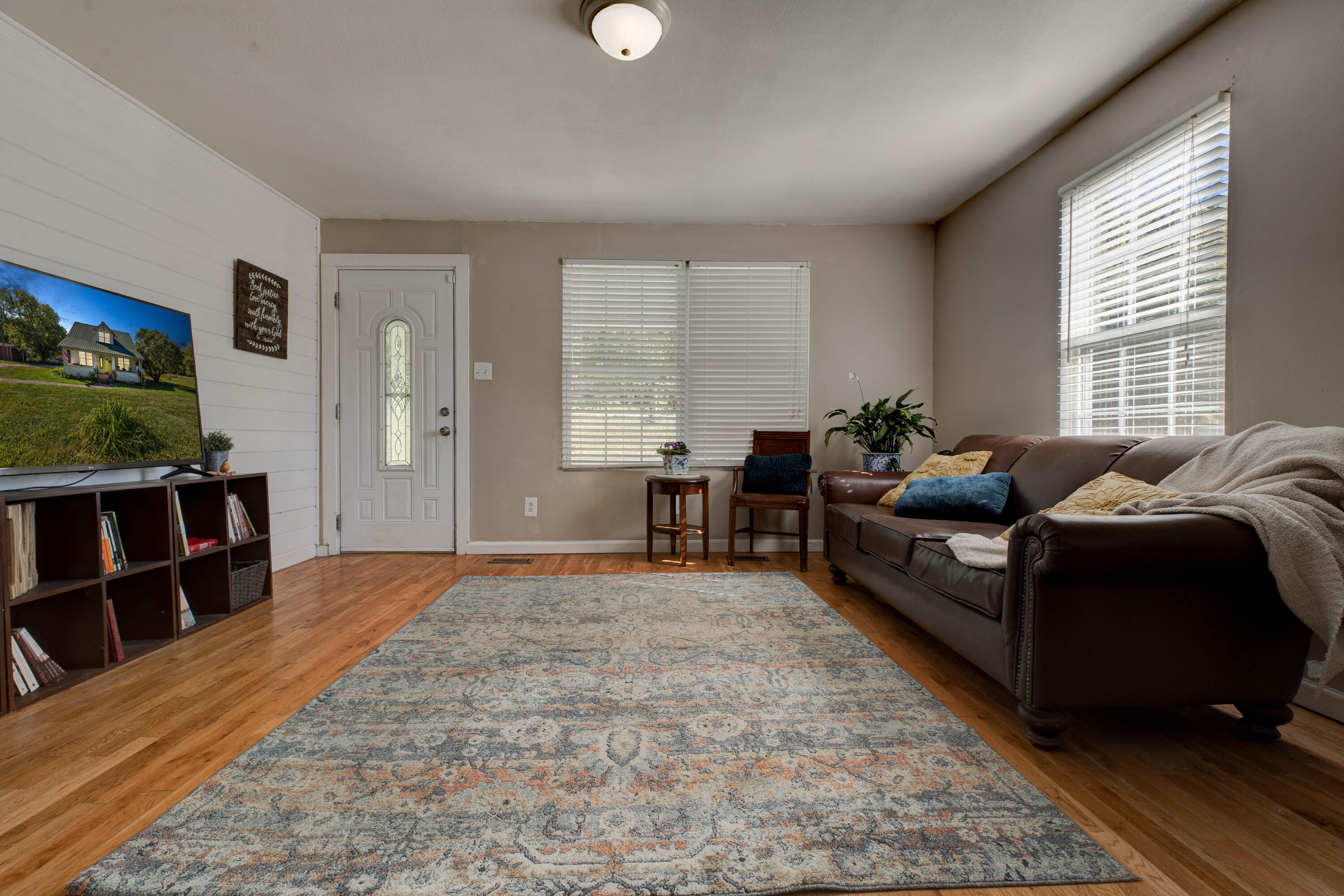 5127 White Oak Road Property Photo 6