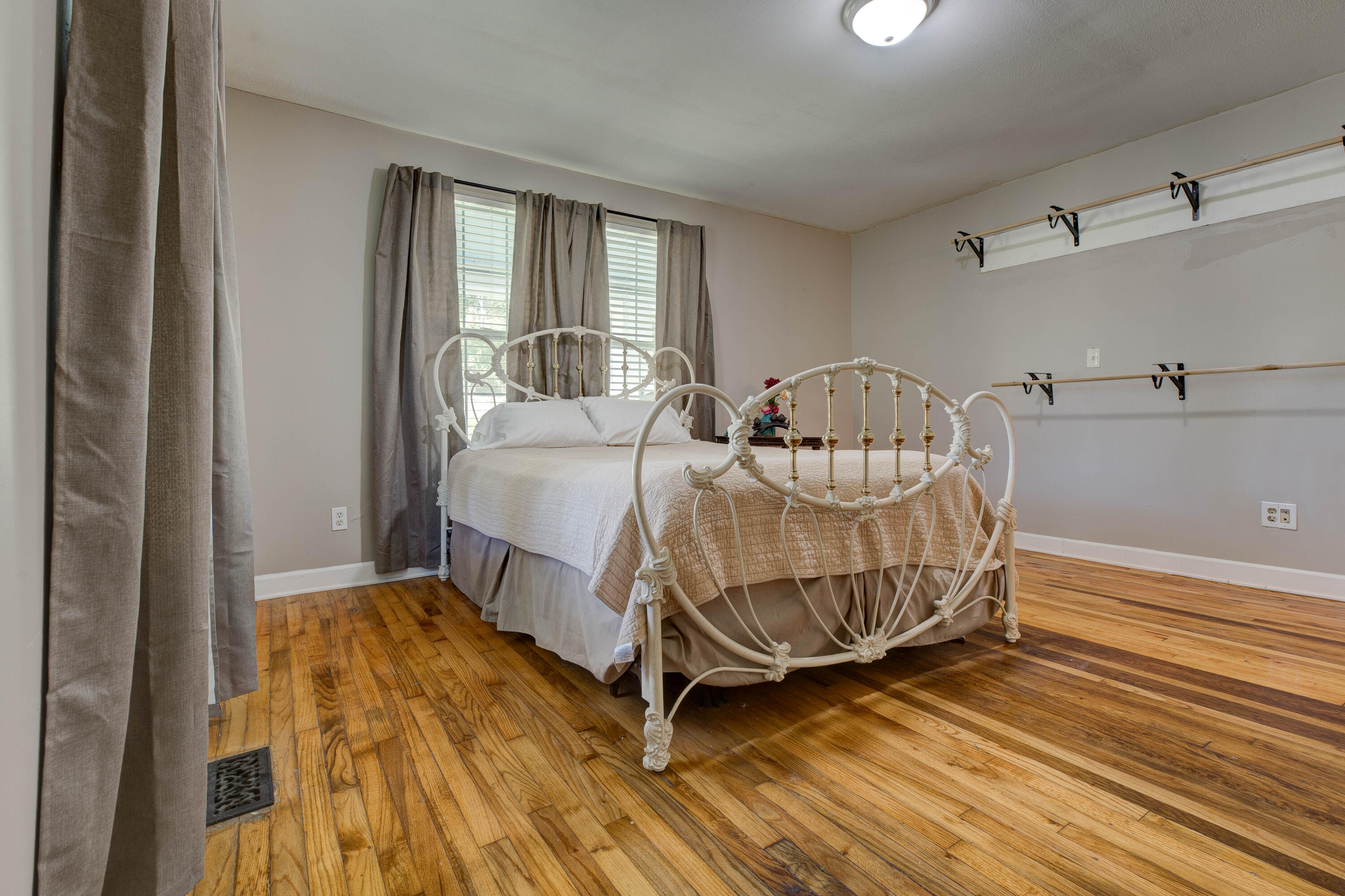 5127 White Oak Road Property Photo 16