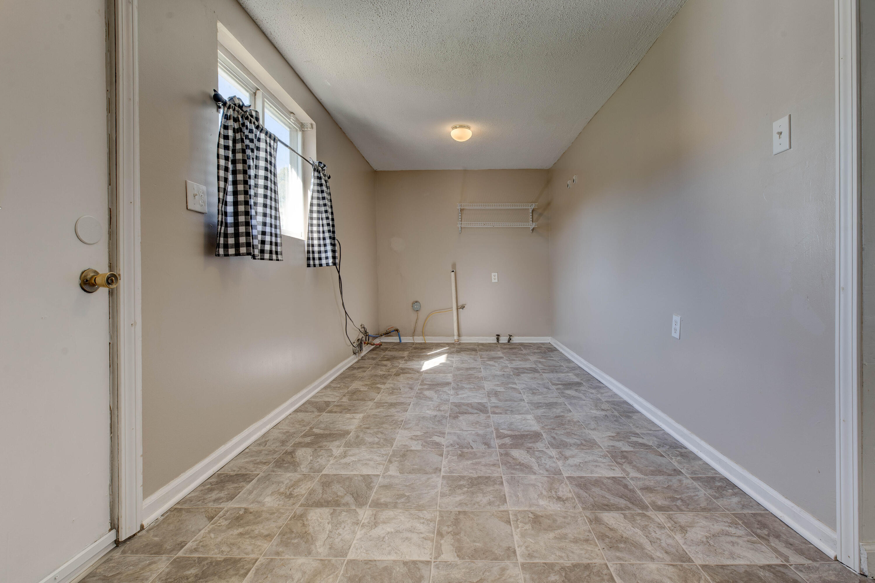 5127 White Oak Road Property Photo 18
