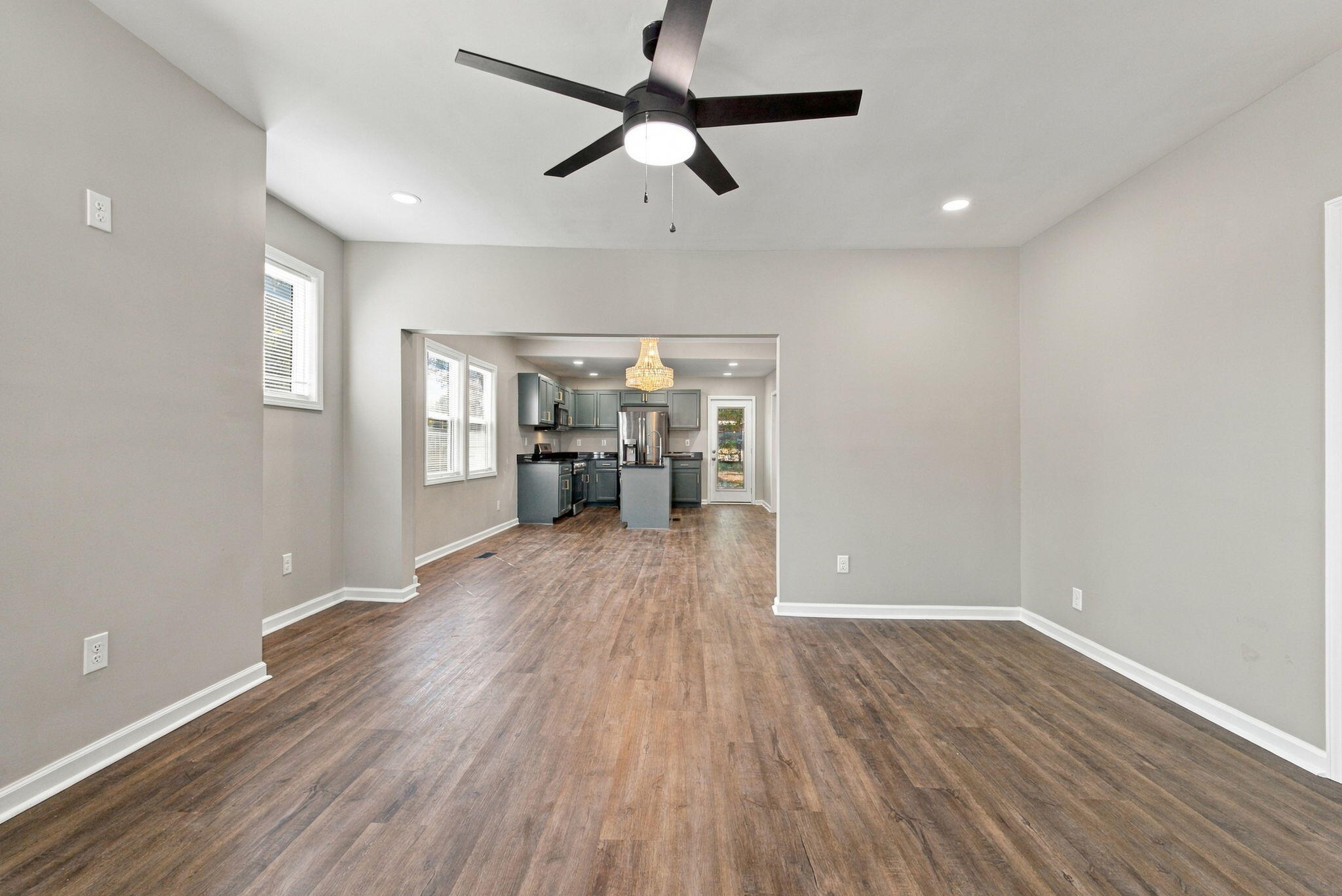 118 Paris Avenue Property Photo 17