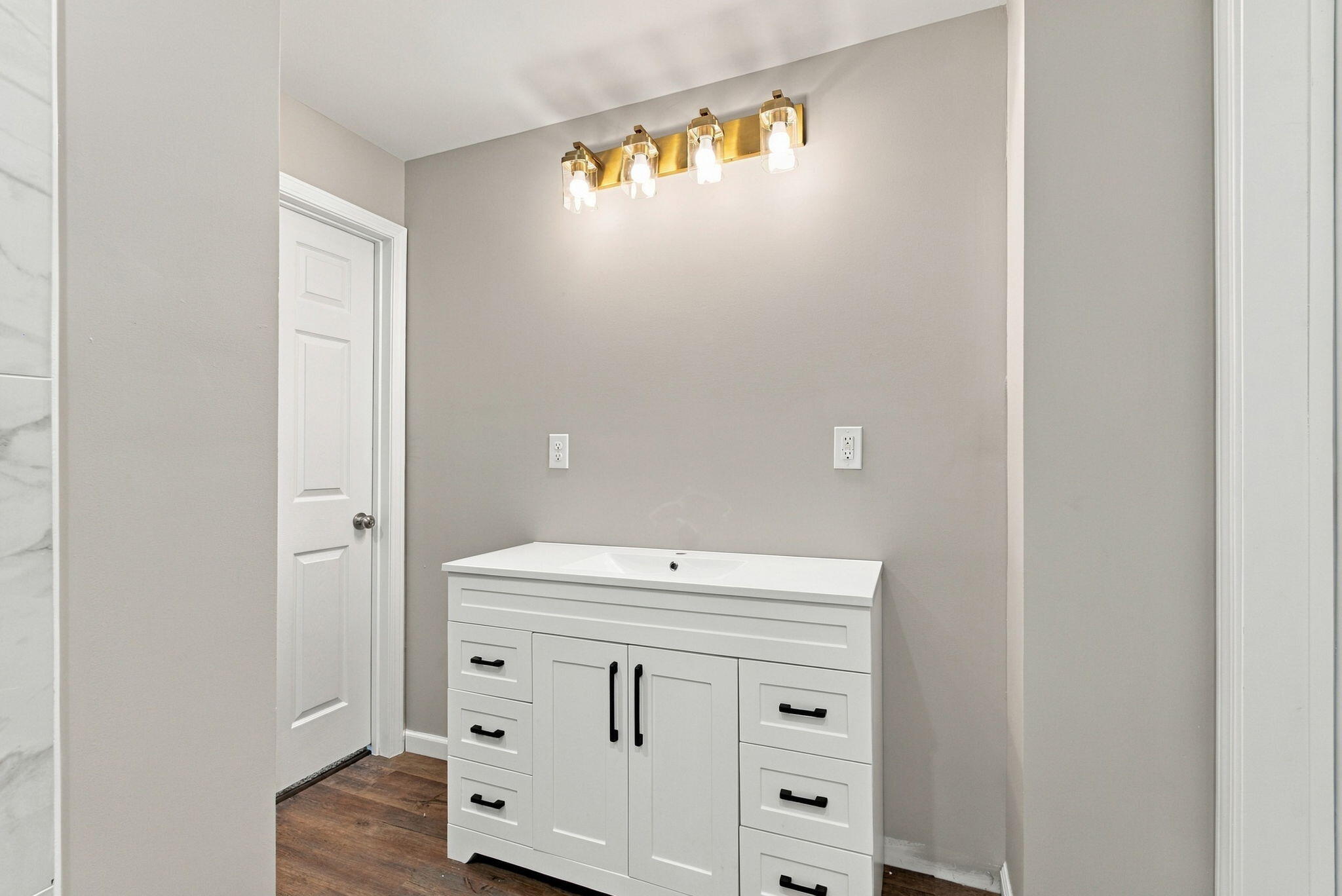118 Paris Avenue Property Photo 24