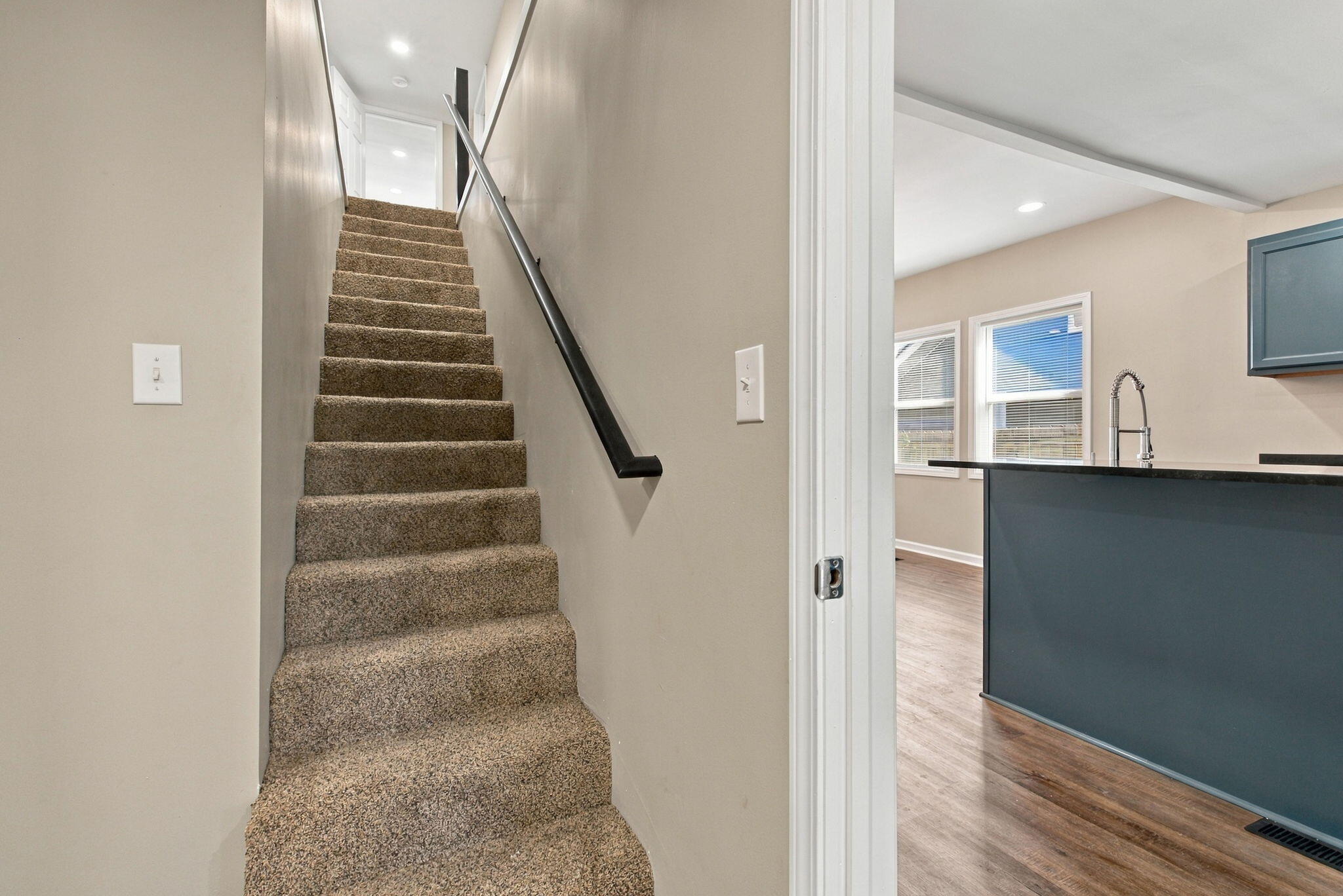 118 Paris Avenue Property Photo 28