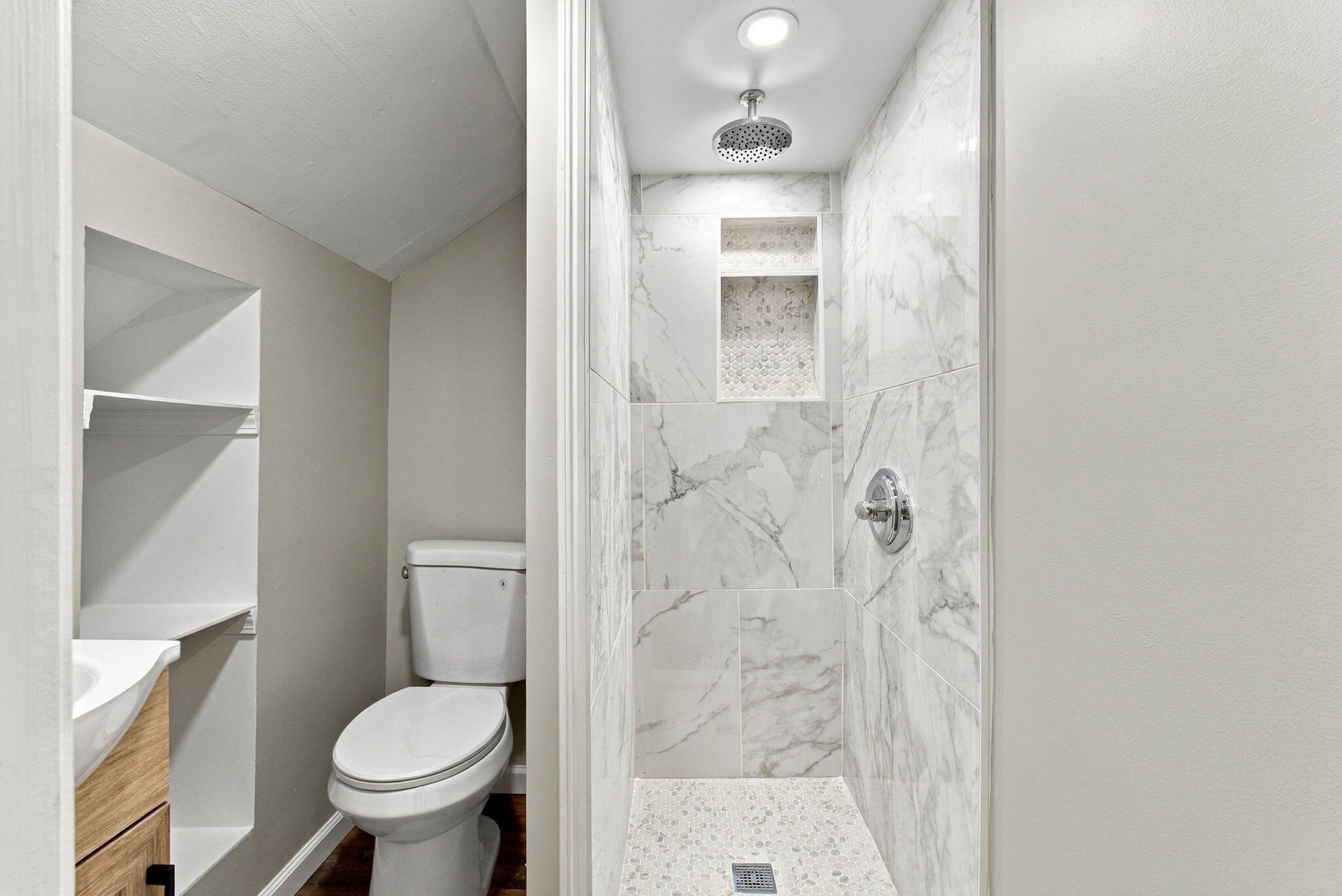 118 Paris Avenue Property Photo 31
