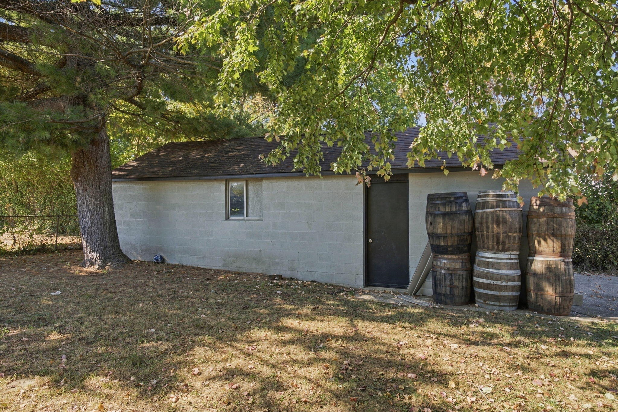 118 Paris Avenue Property Photo 36