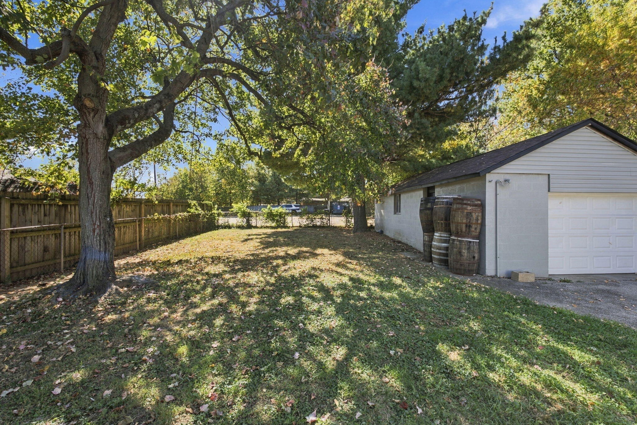 118 Paris Avenue Property Photo 37