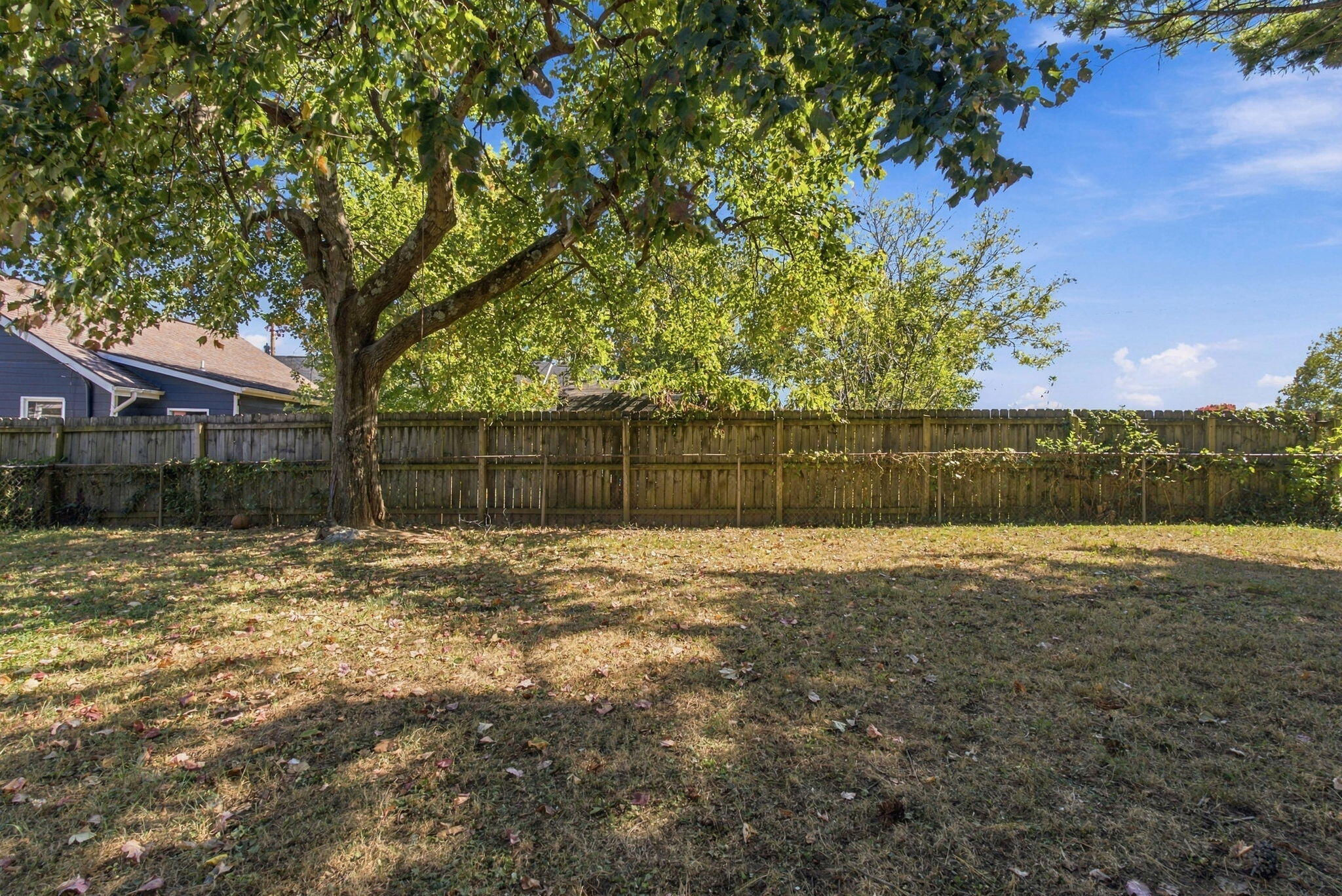 118 Paris Avenue Property Photo 38