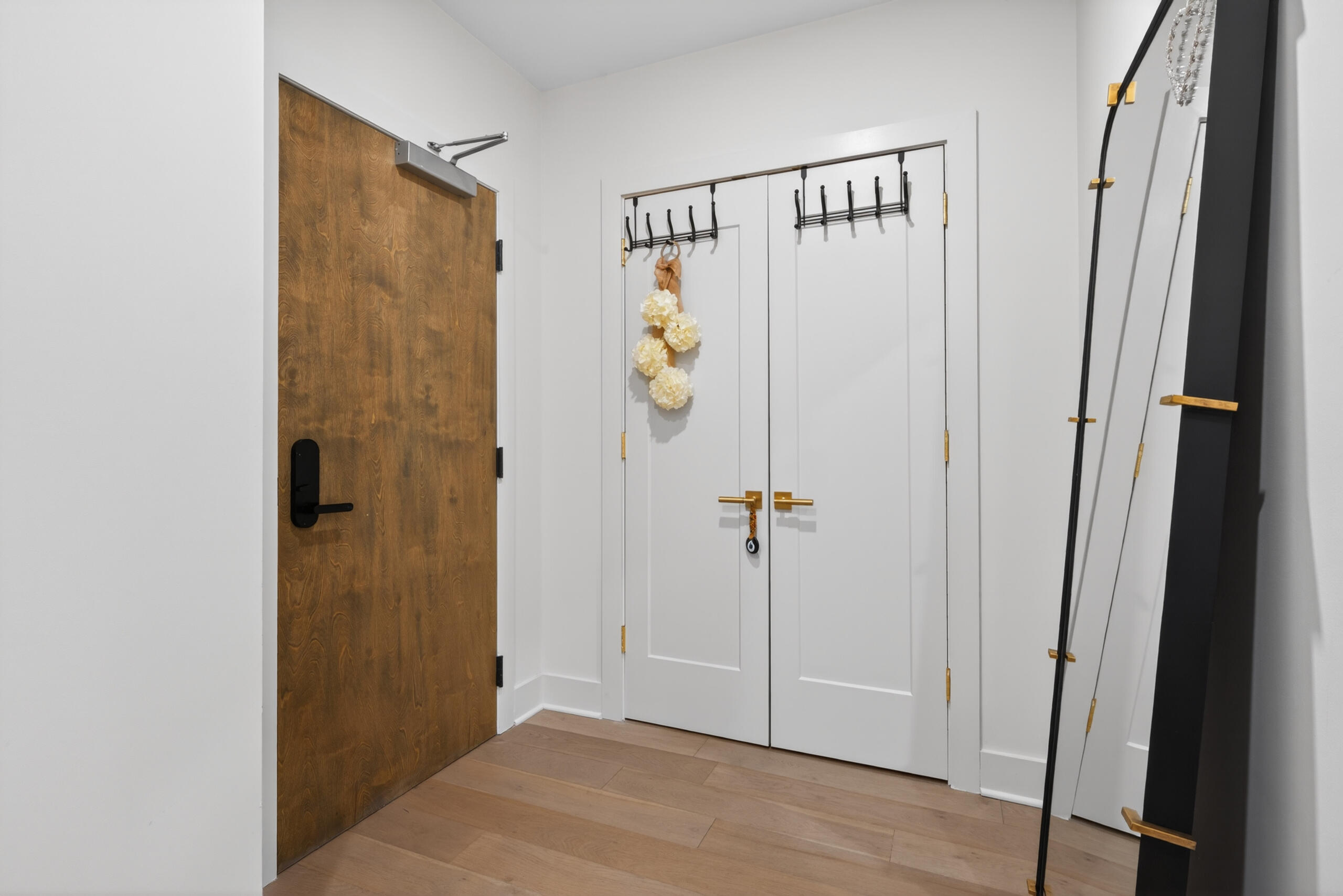 106 W Vine Street 403 Property Photo 5