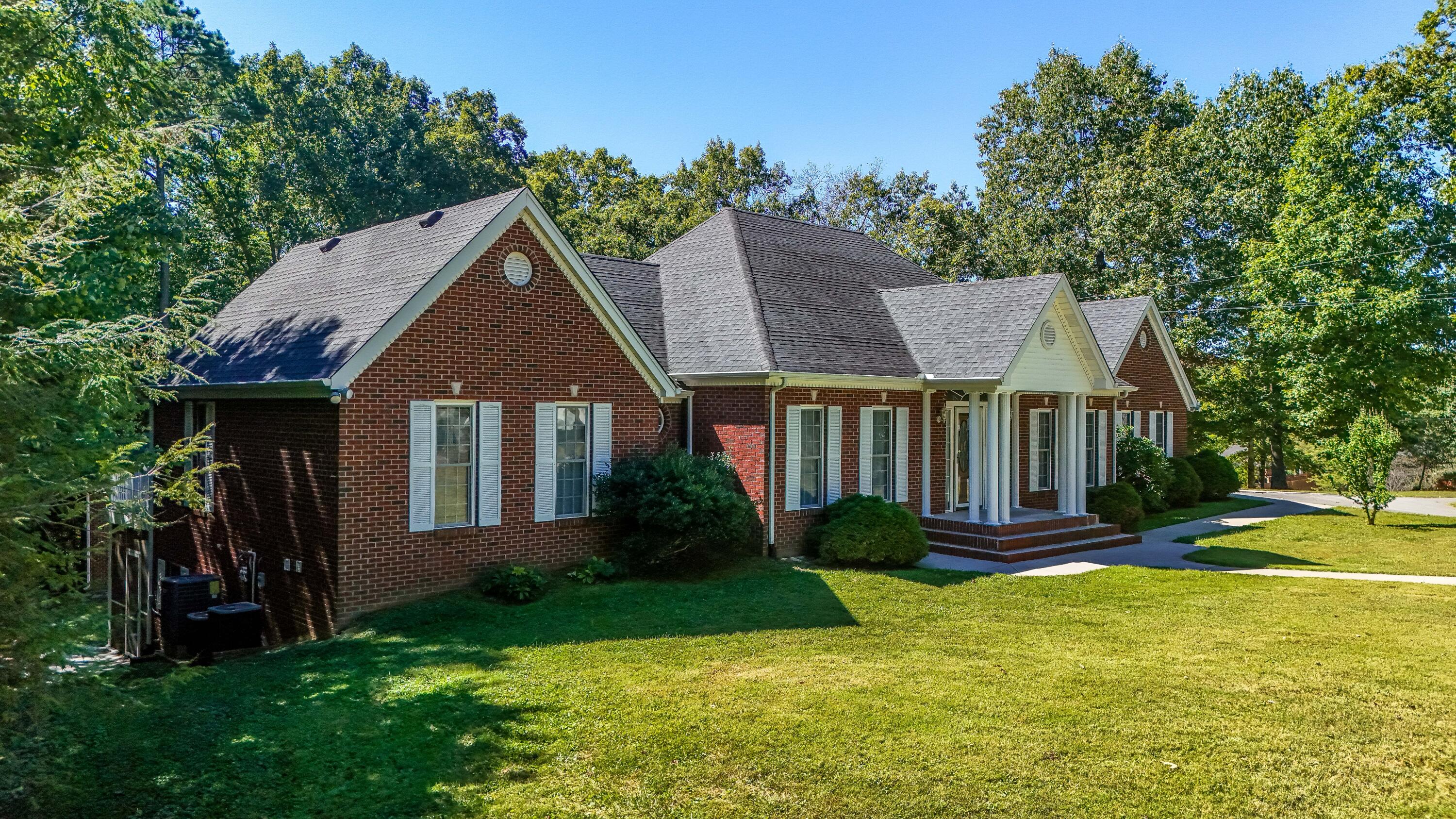 3095 Hill Springs Drive Property Photo 2