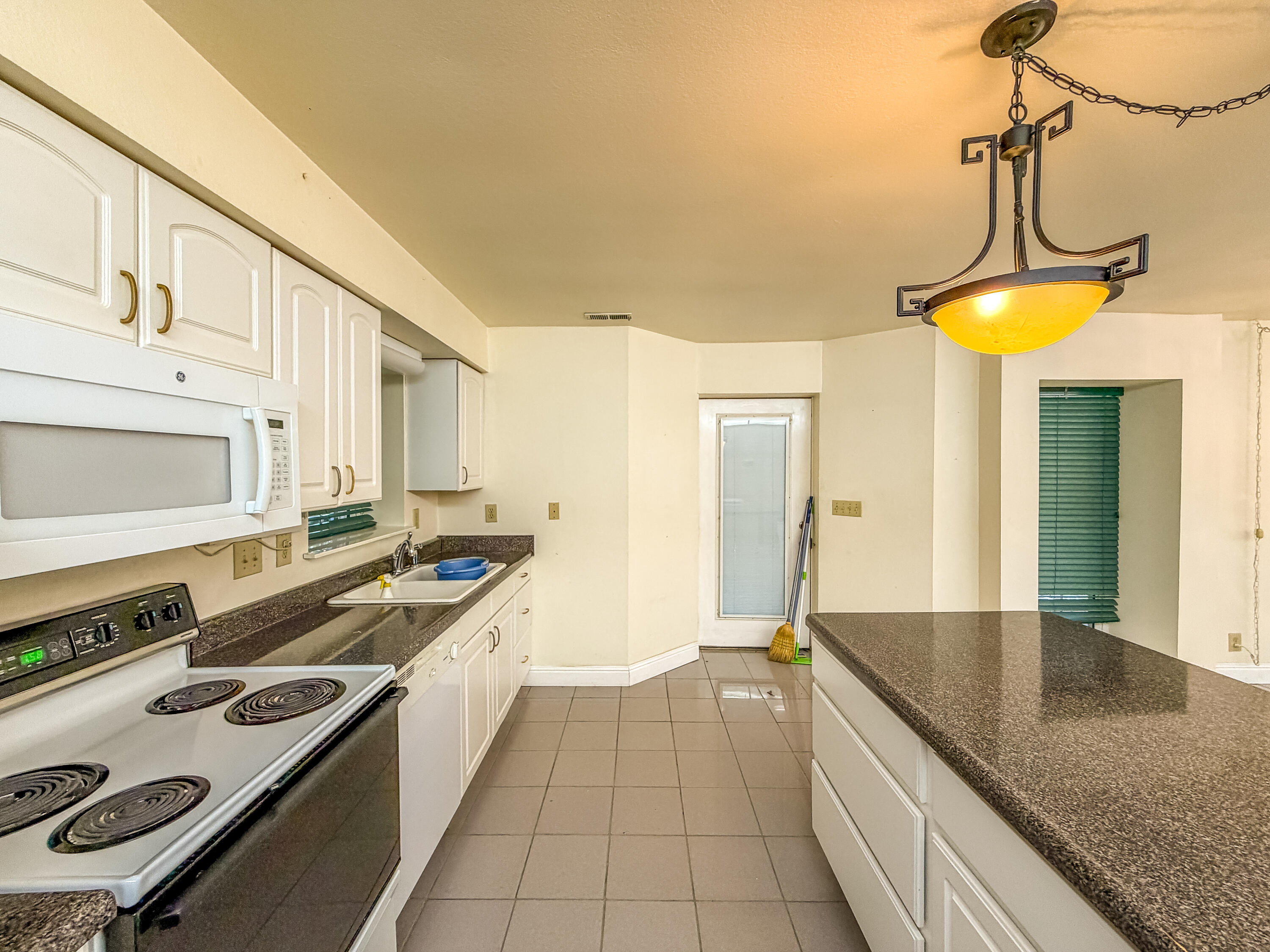 3095 Hill Springs Drive Property Photo 41