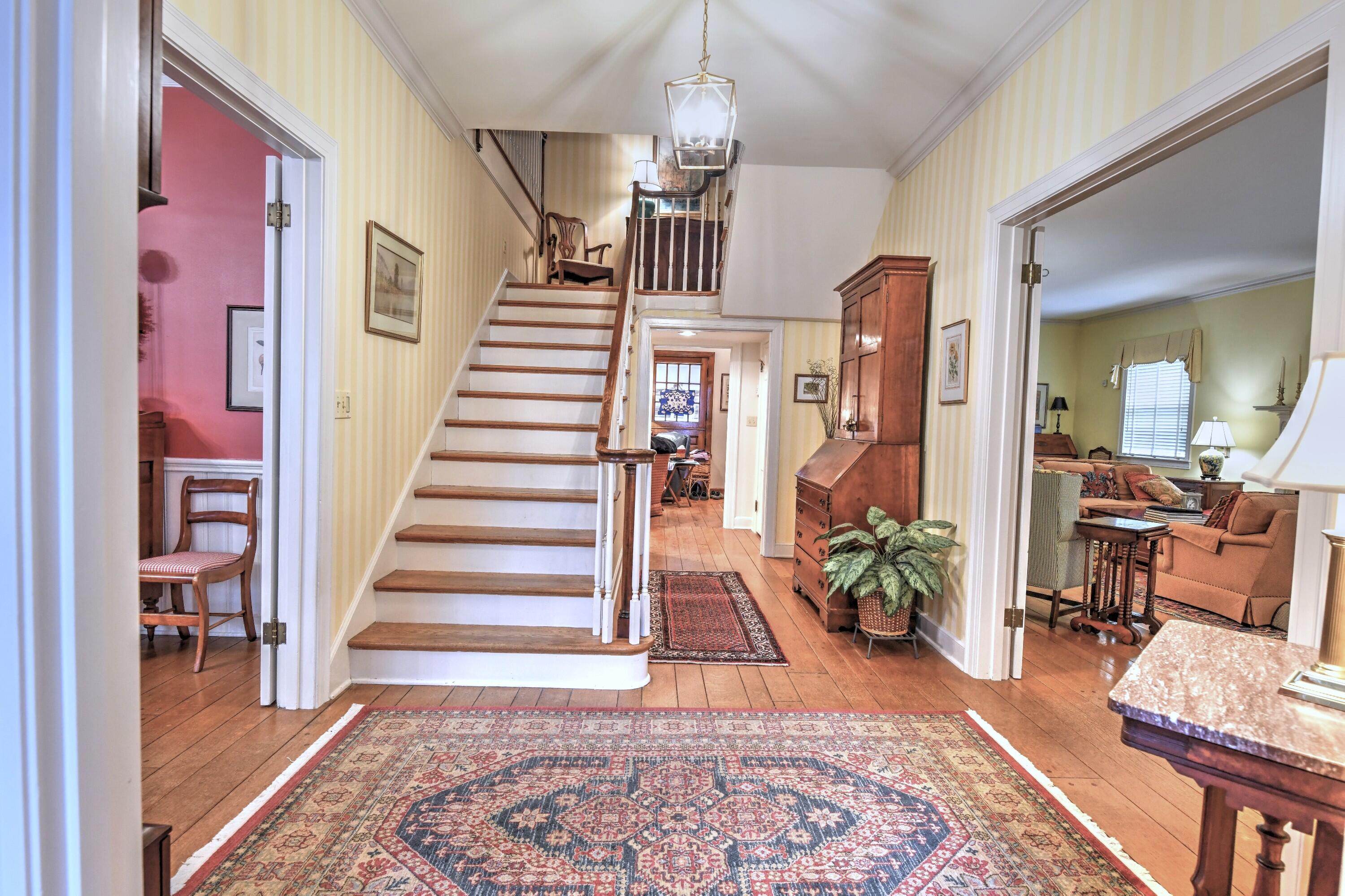 214 College Street Property Photo 21