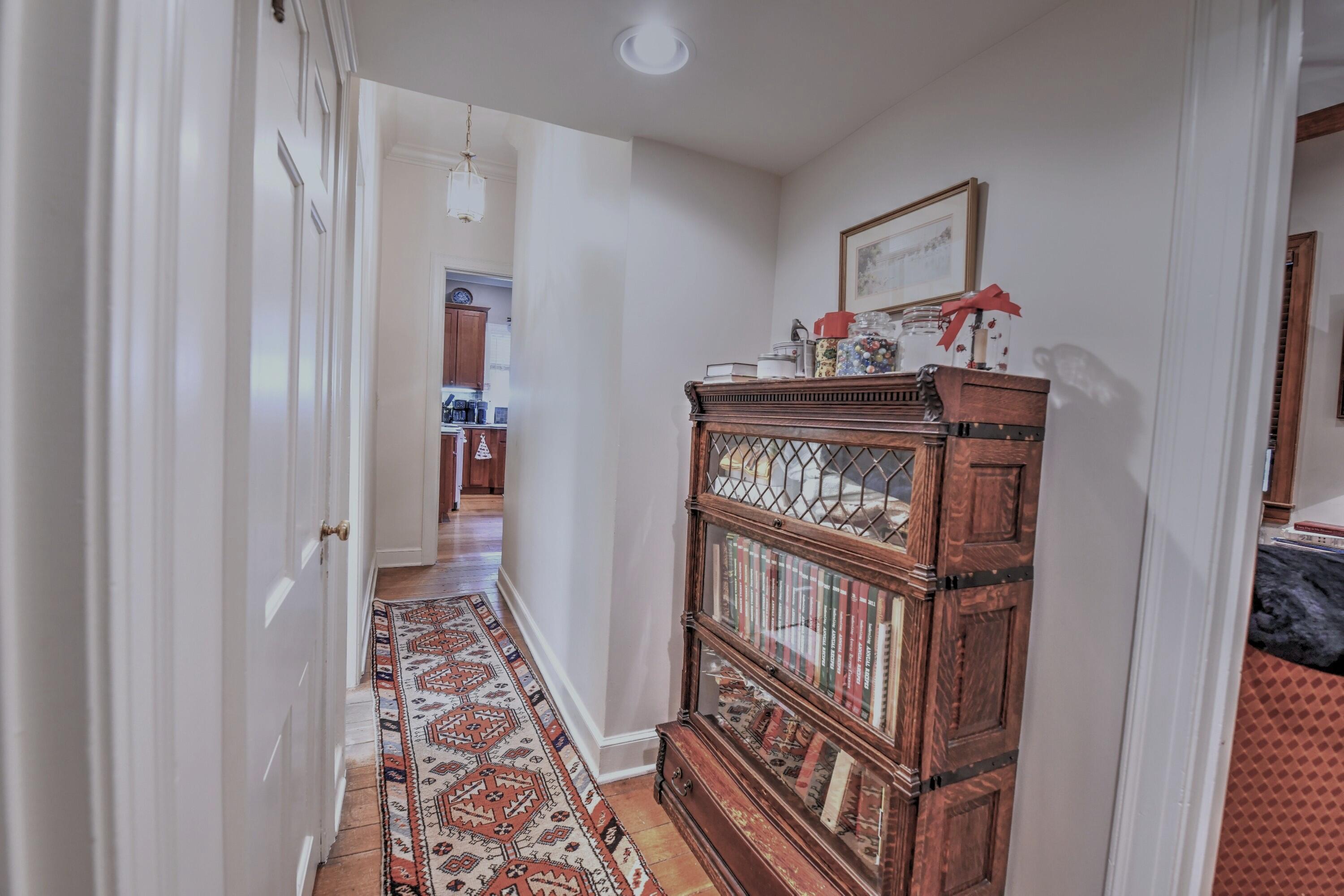 214 College Street Property Photo 23