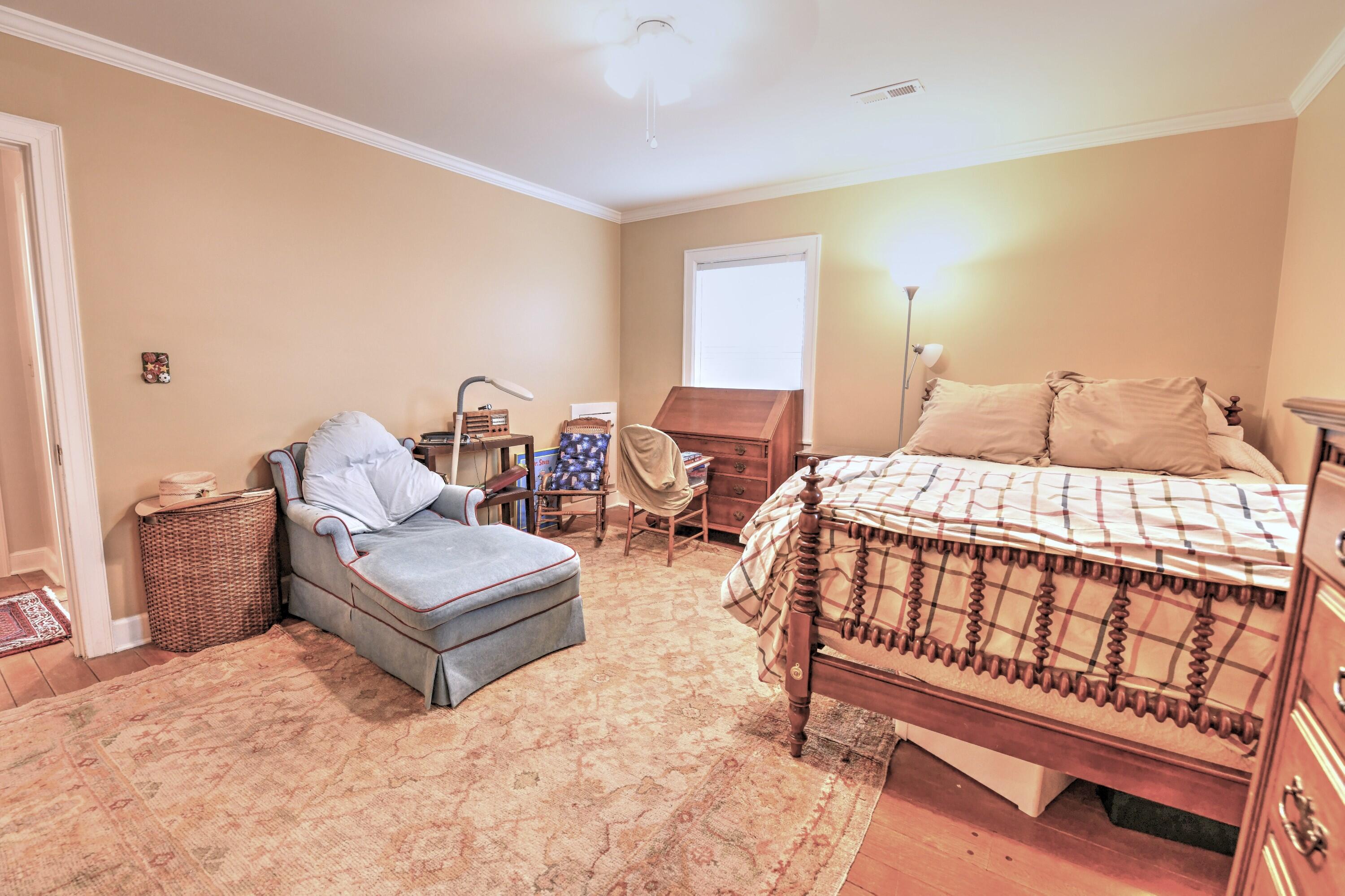 214 College Street Property Photo 39