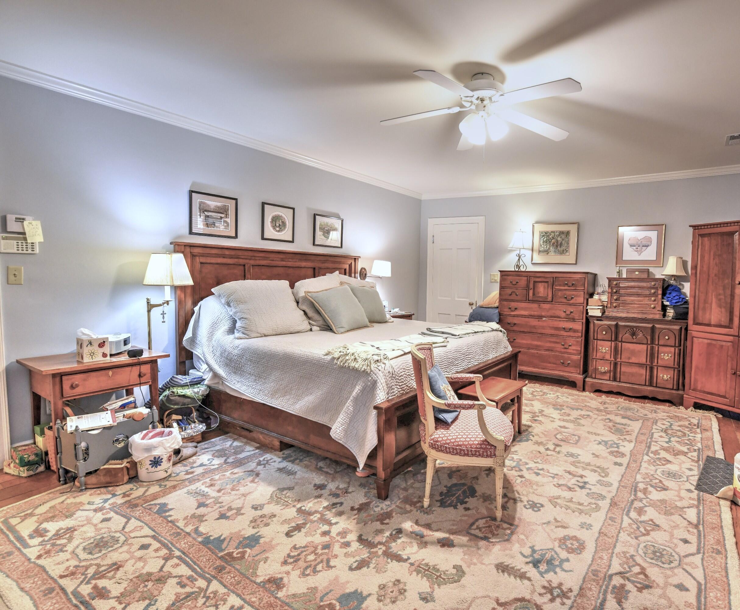 214 College Street Property Photo 42
