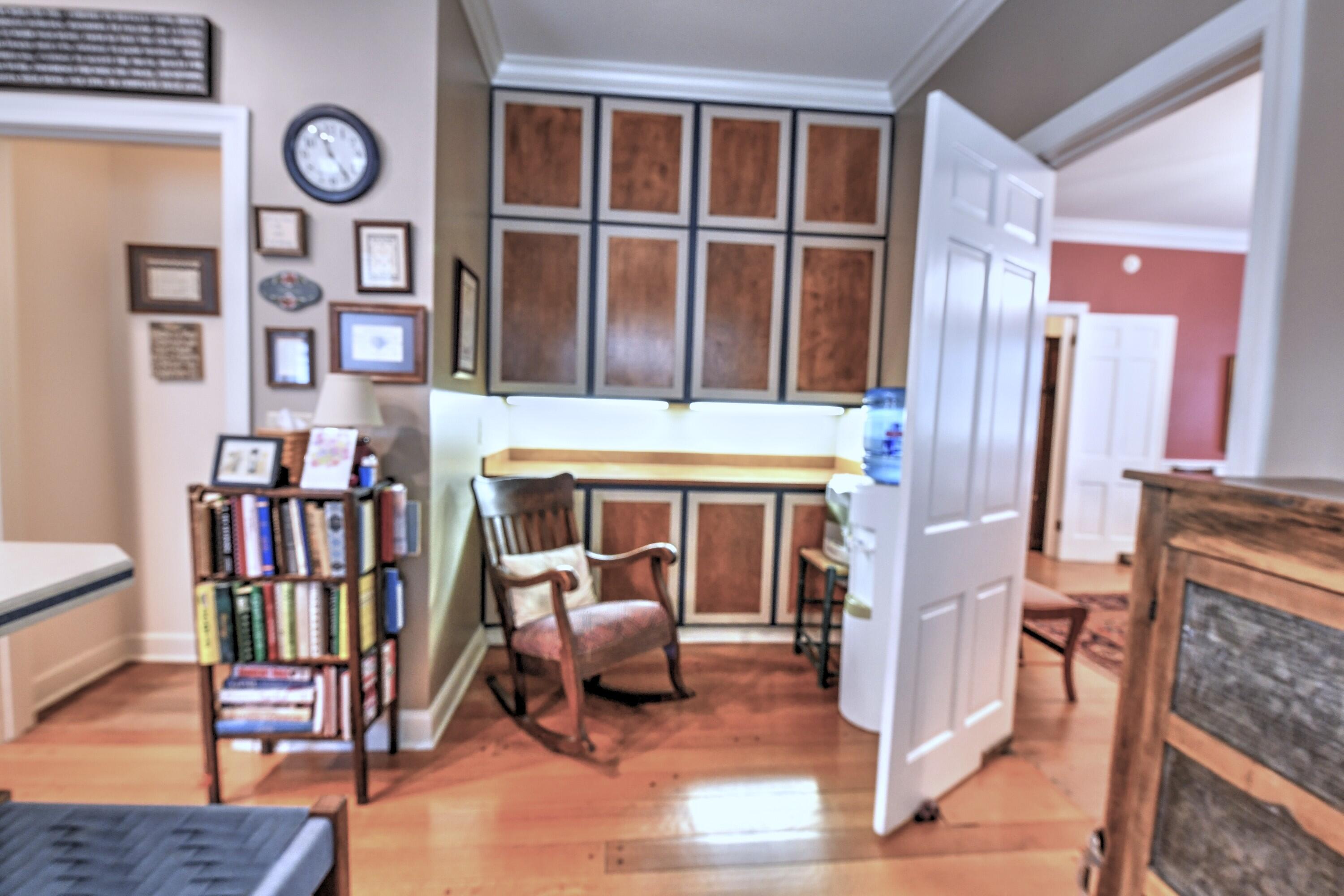 214 College Street Property Photo 45