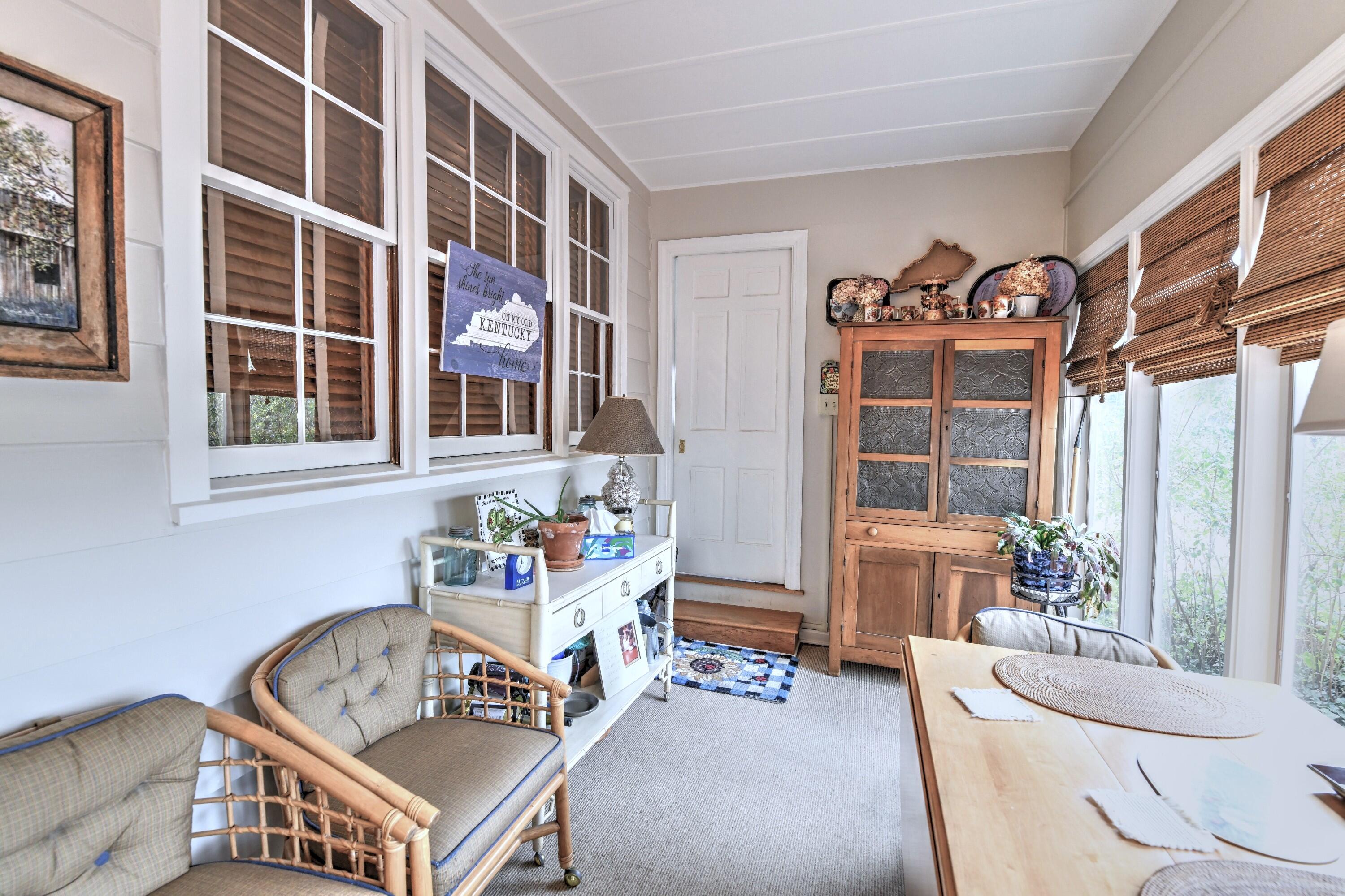 214 College Street Property Photo 59