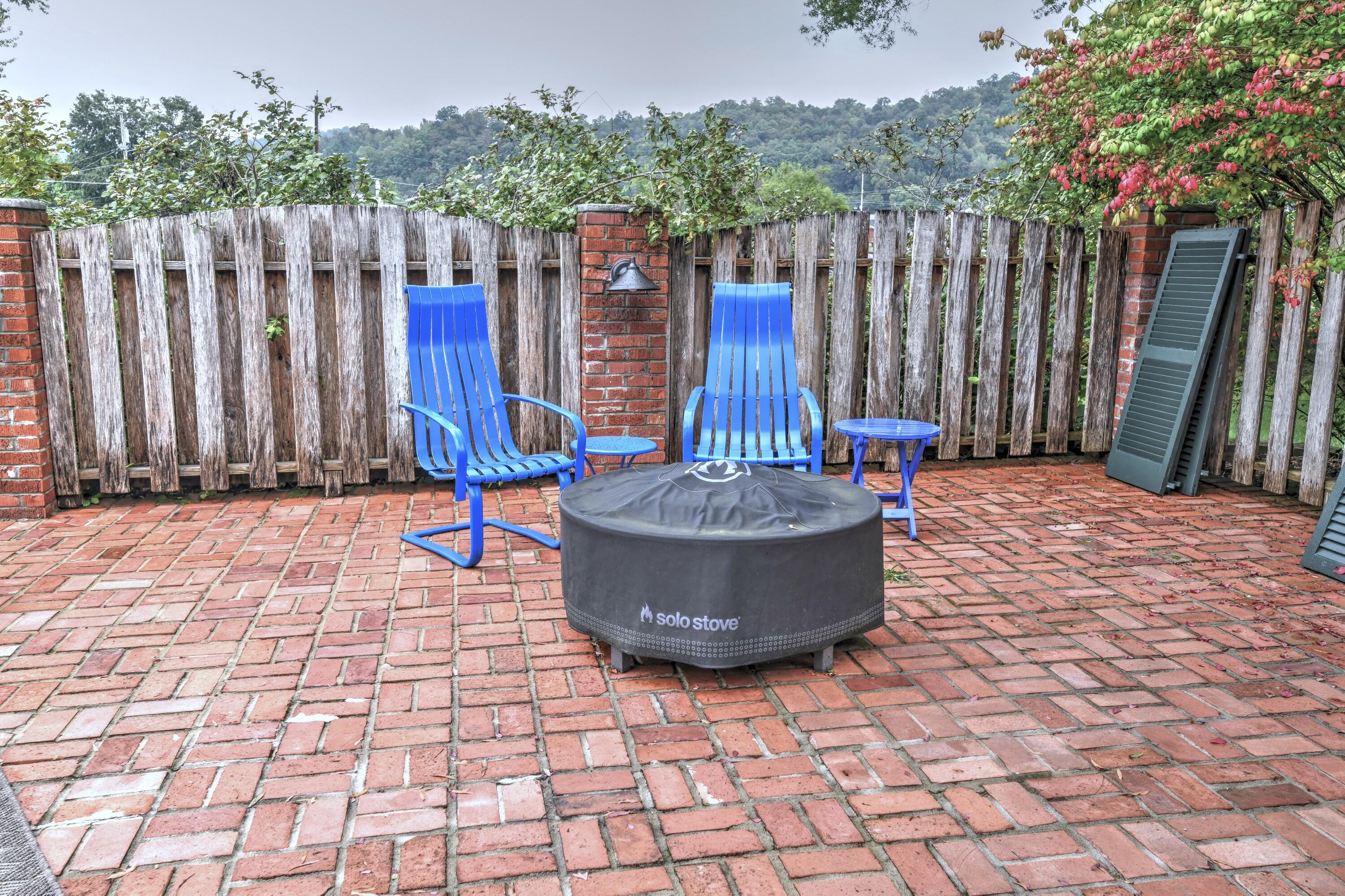 214 College Street Property Photo 62