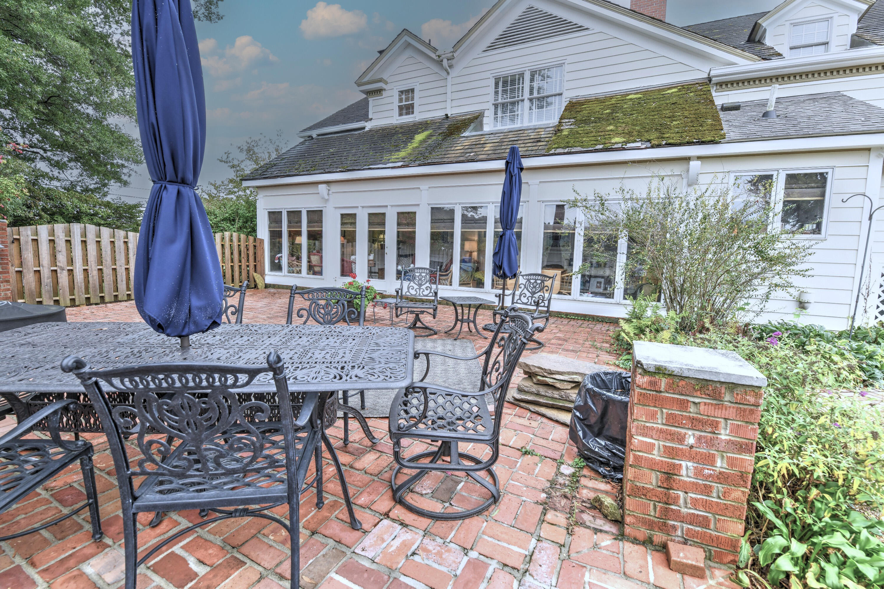 214 College Street Property Photo 67