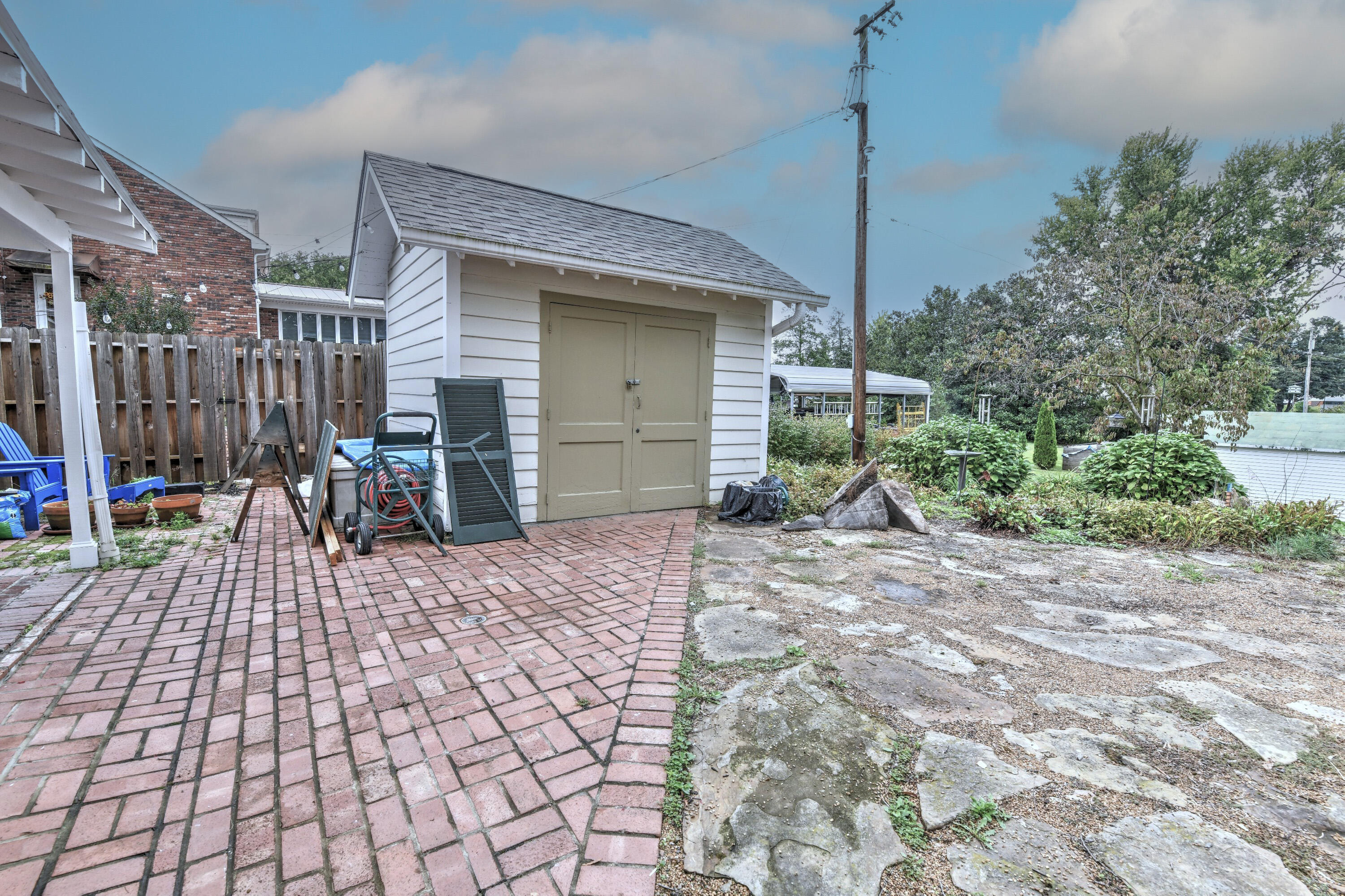 214 College Street Property Photo 69