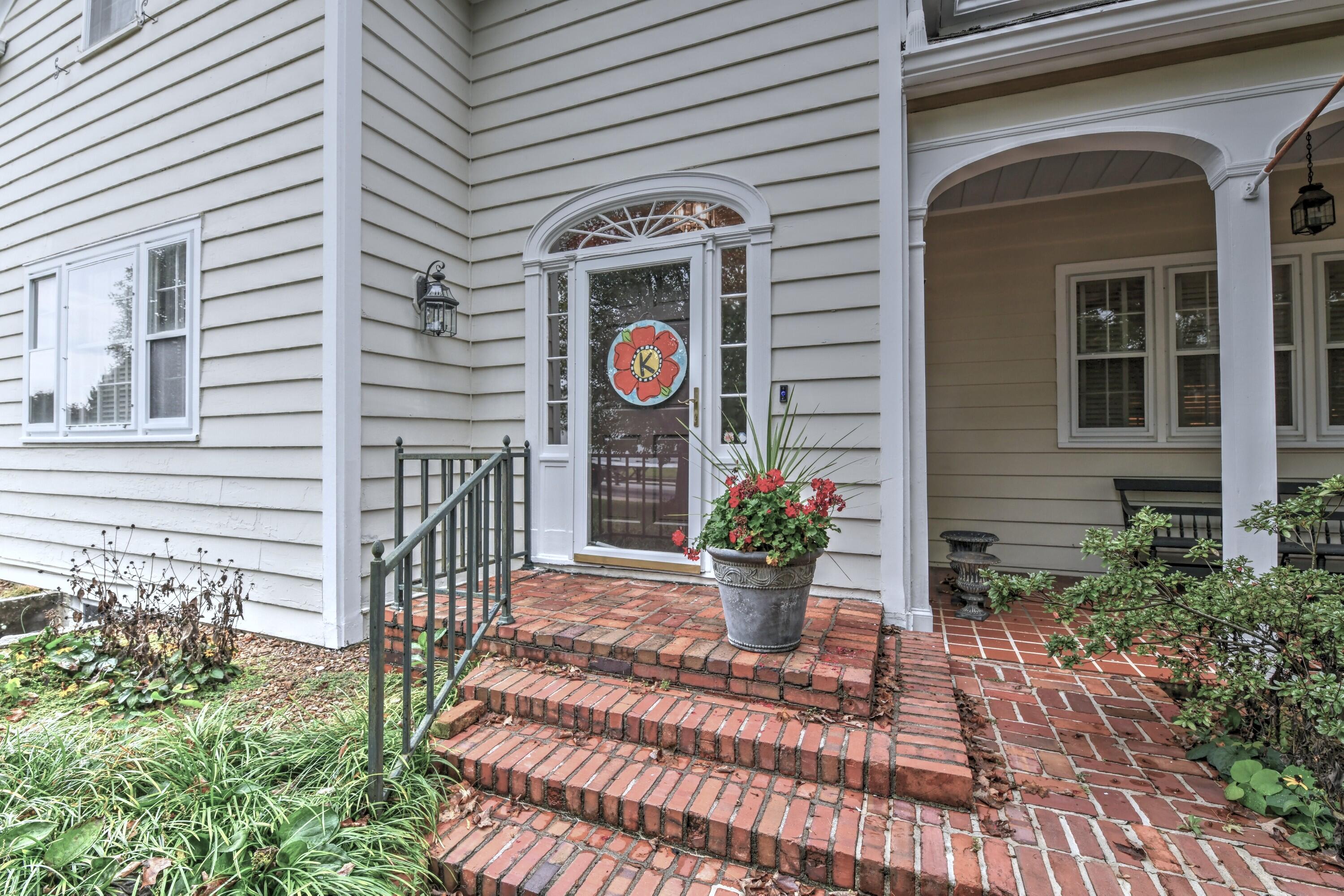214 College Street Property Photo 76