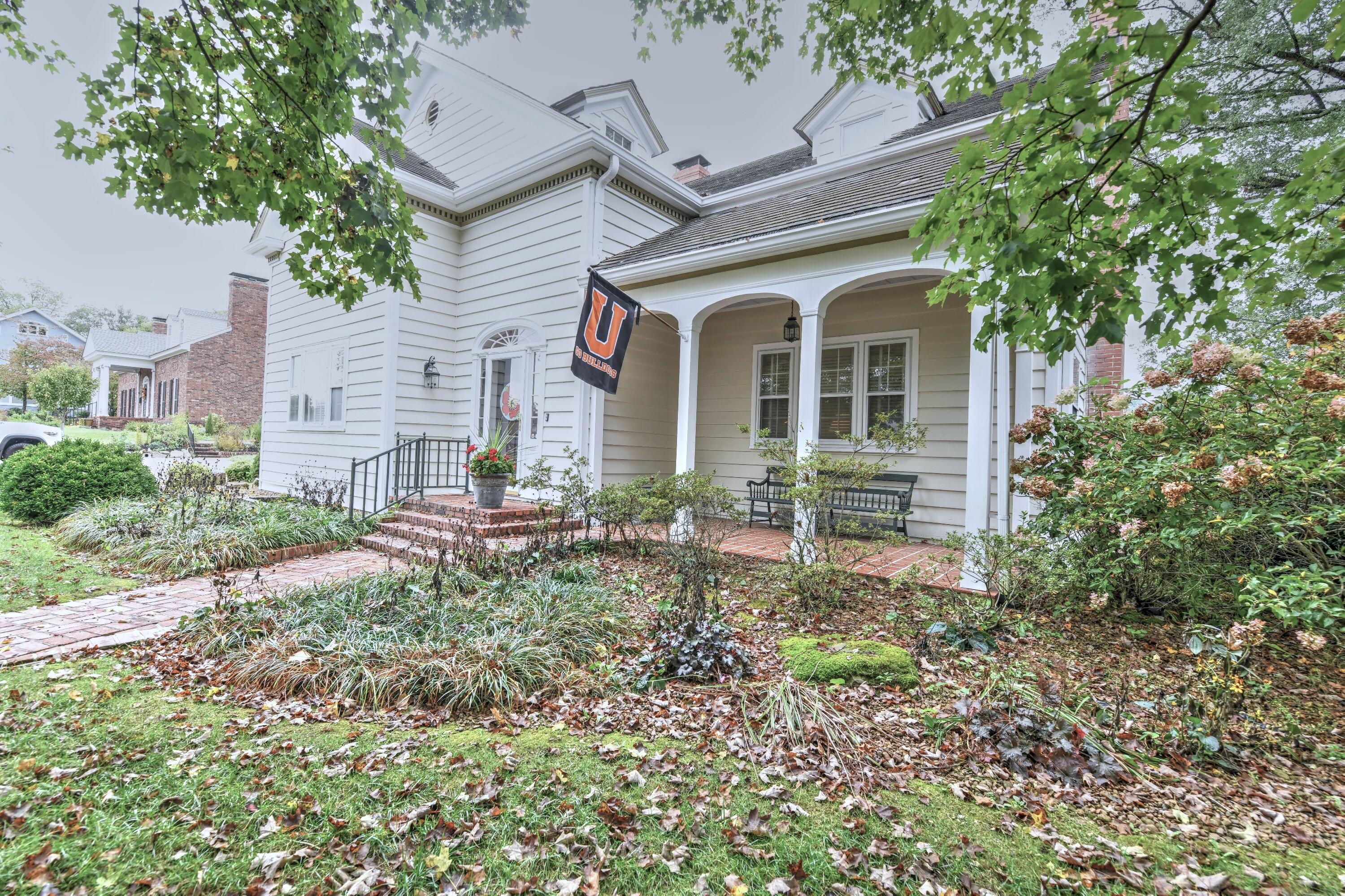 214 College Street Property Photo 78