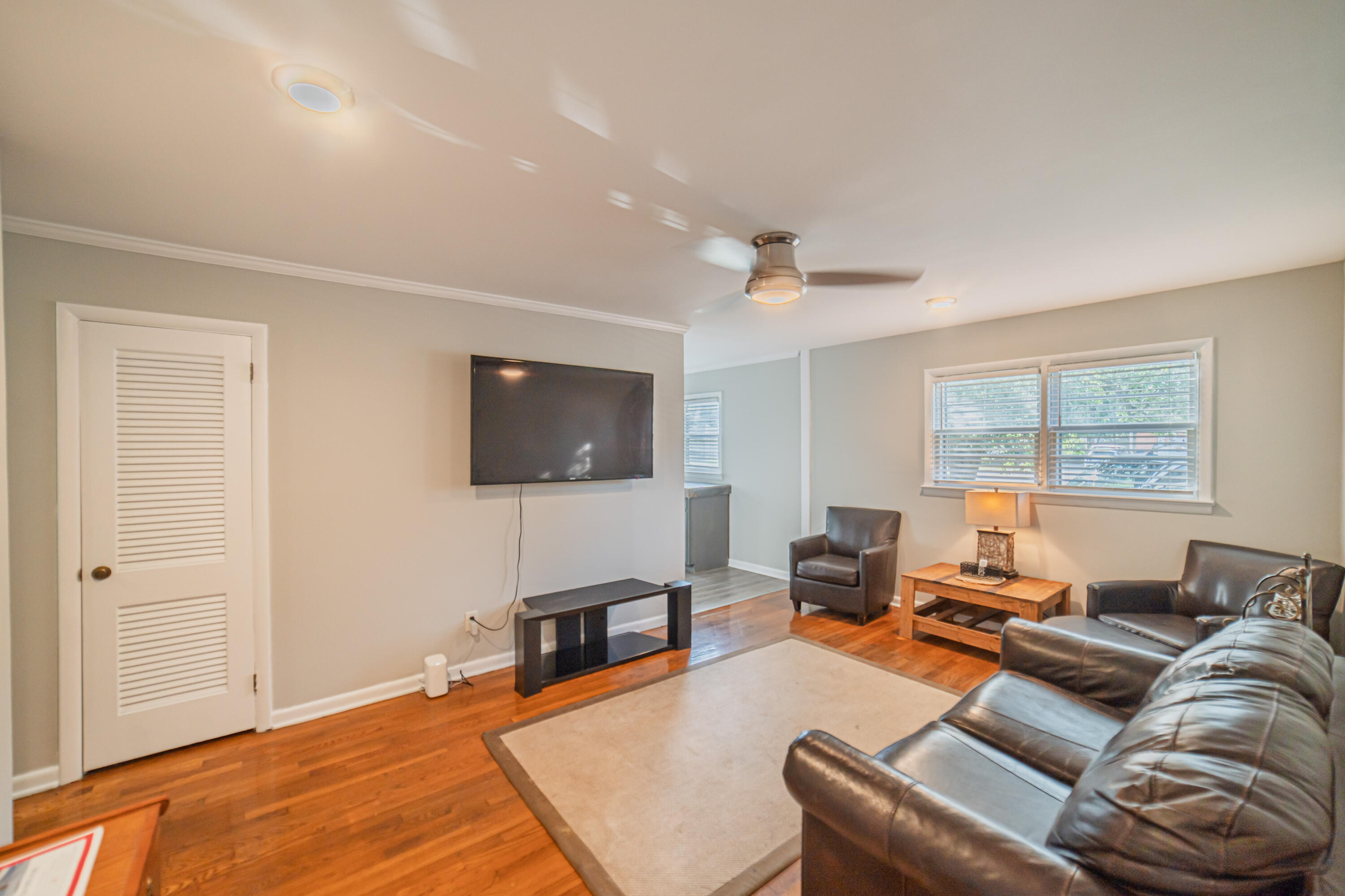 2221 Clay Street Property Photo 6
