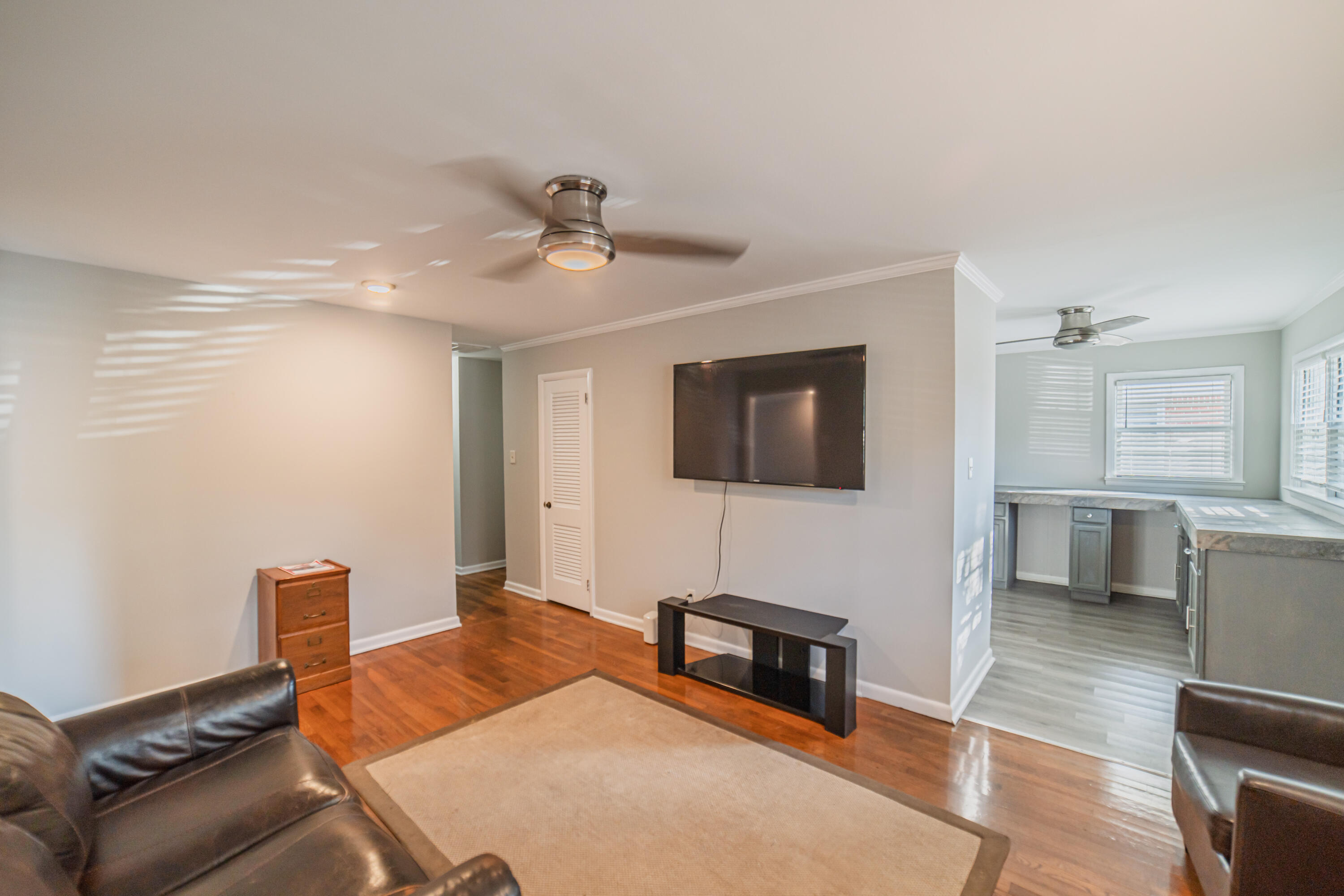 2221 Clay Street Property Photo 8
