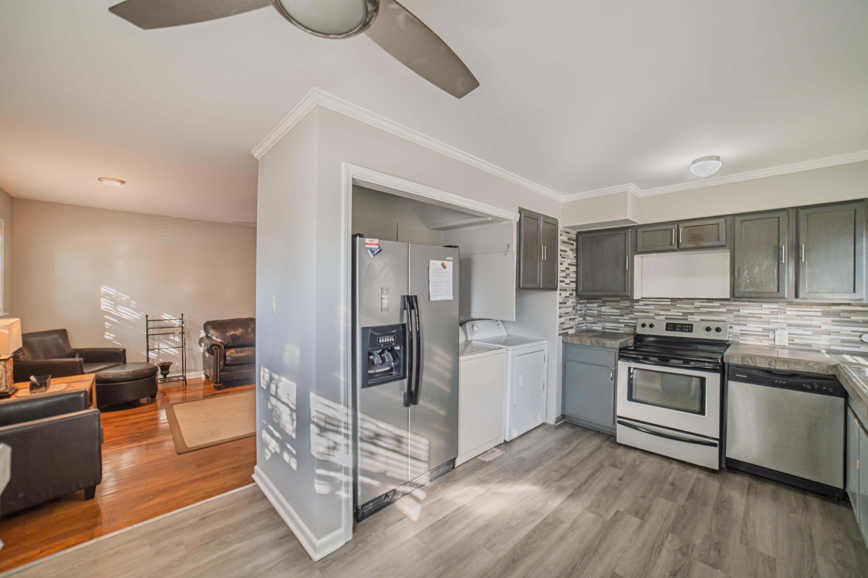 2221 Clay Street Property Photo 14