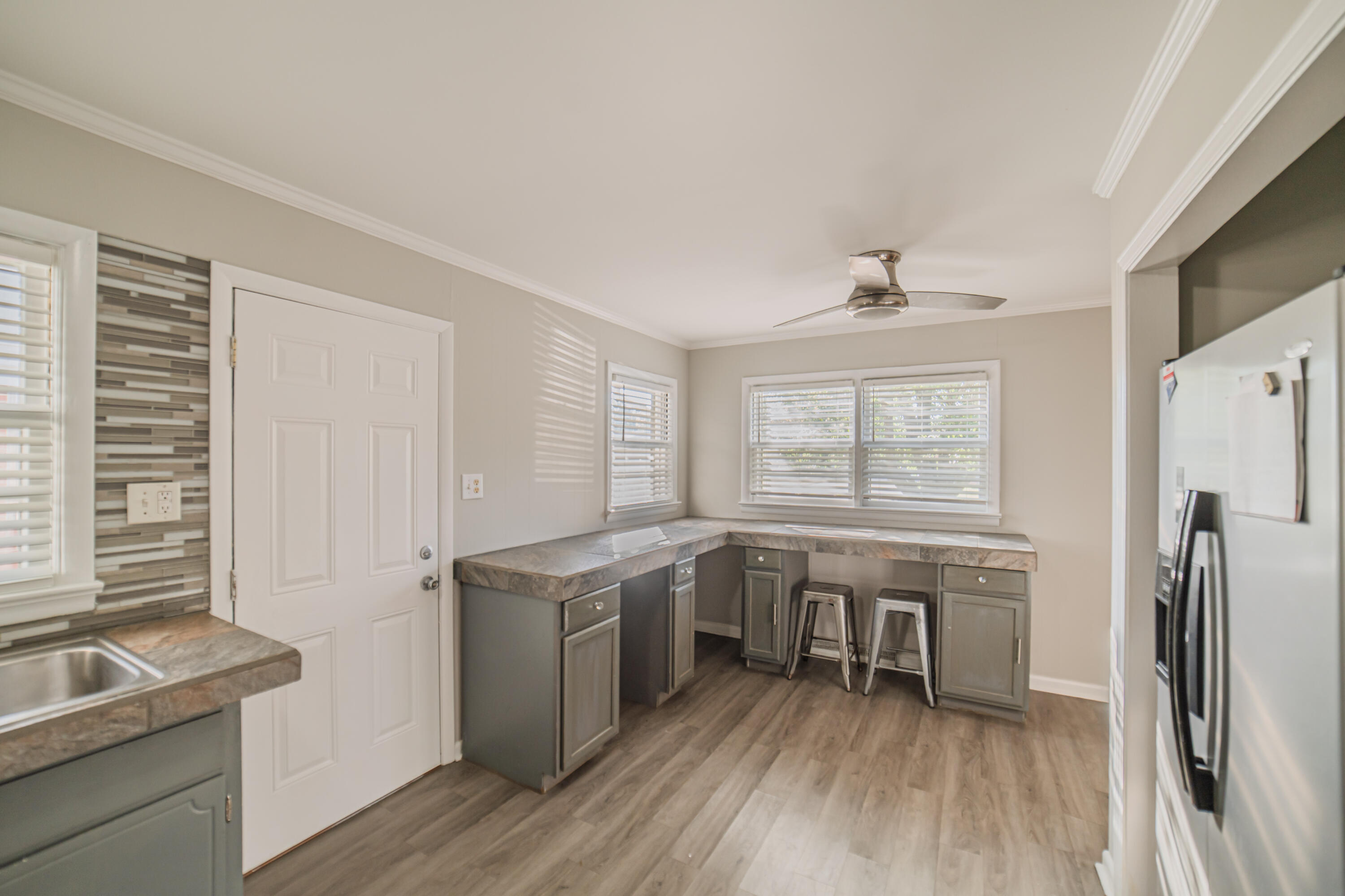 2221 Clay Street Property Photo 15