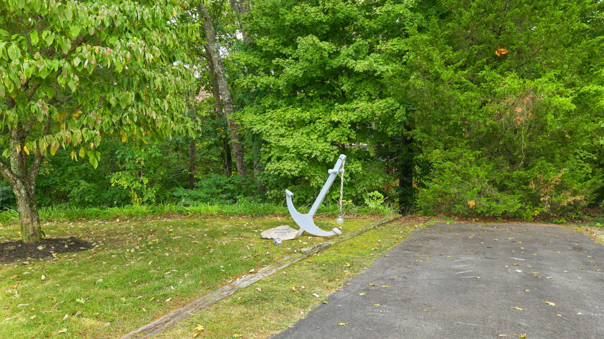 293 Laurel Road Property Photo 2