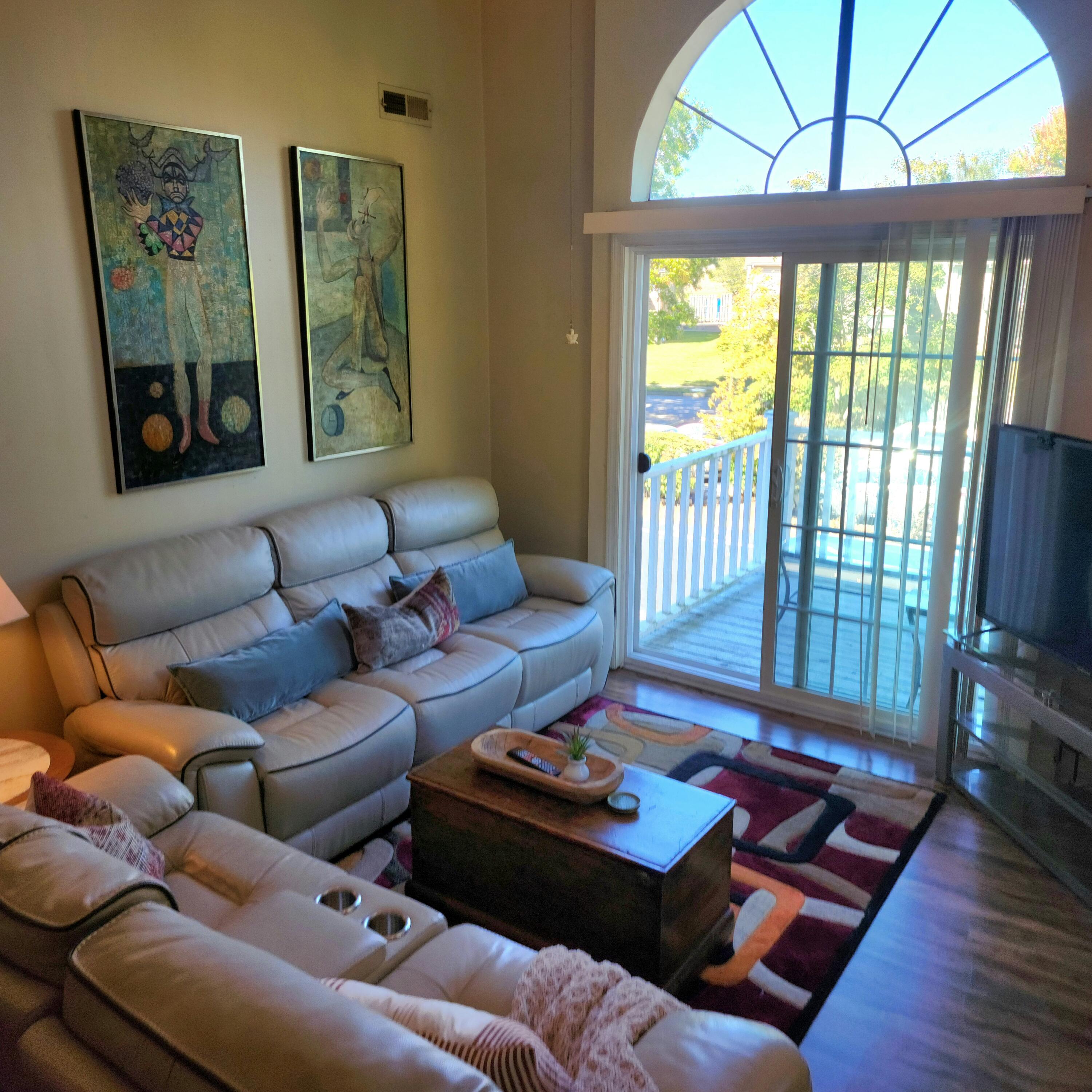404 Bainbridge Court D4 Property Photo 2