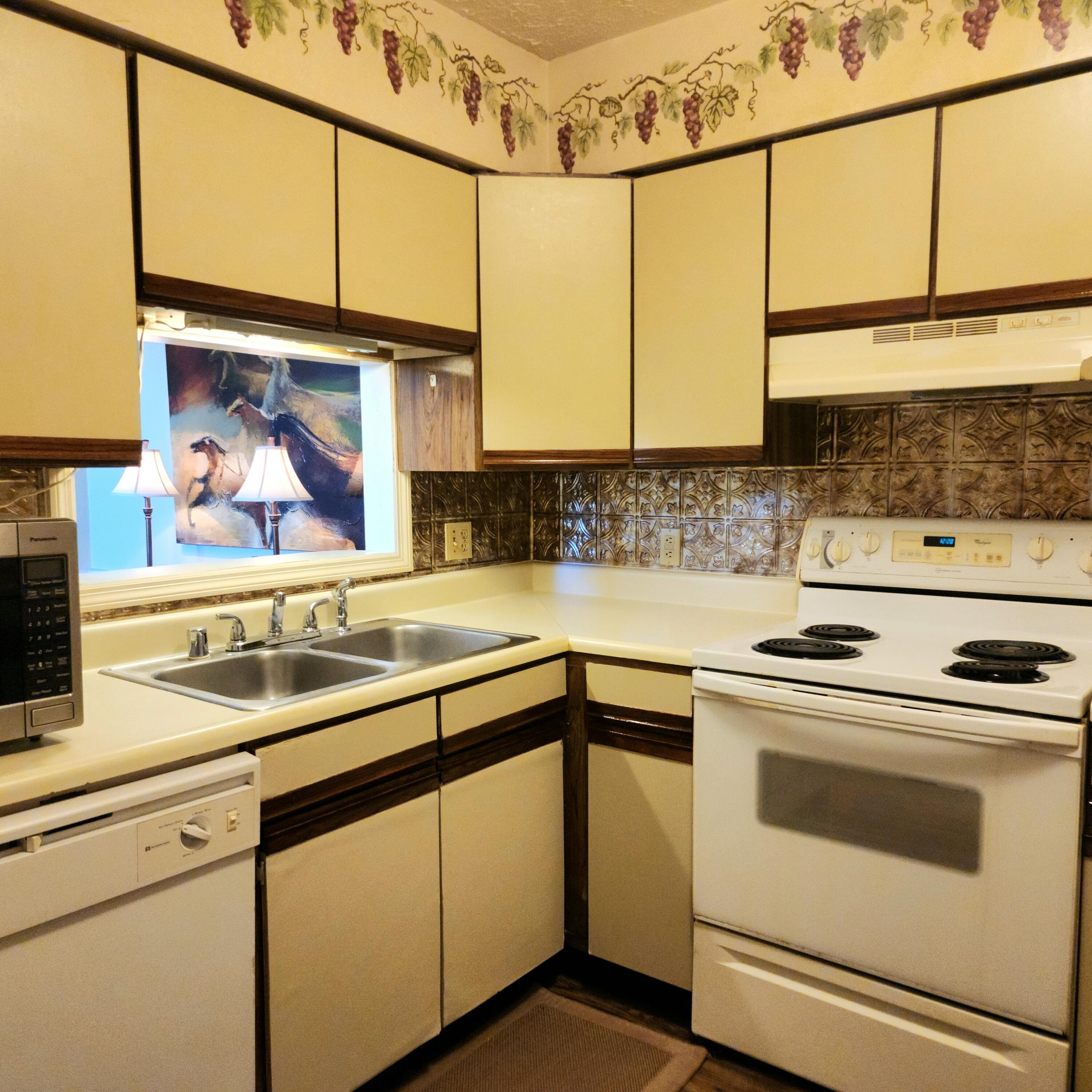 404 Bainbridge Court D4 Property Photo 8
