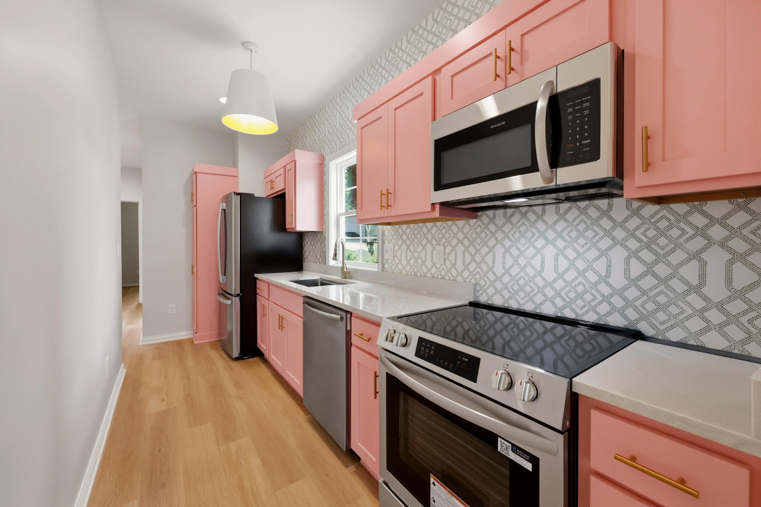 723 N Upper Street Property Photo 8