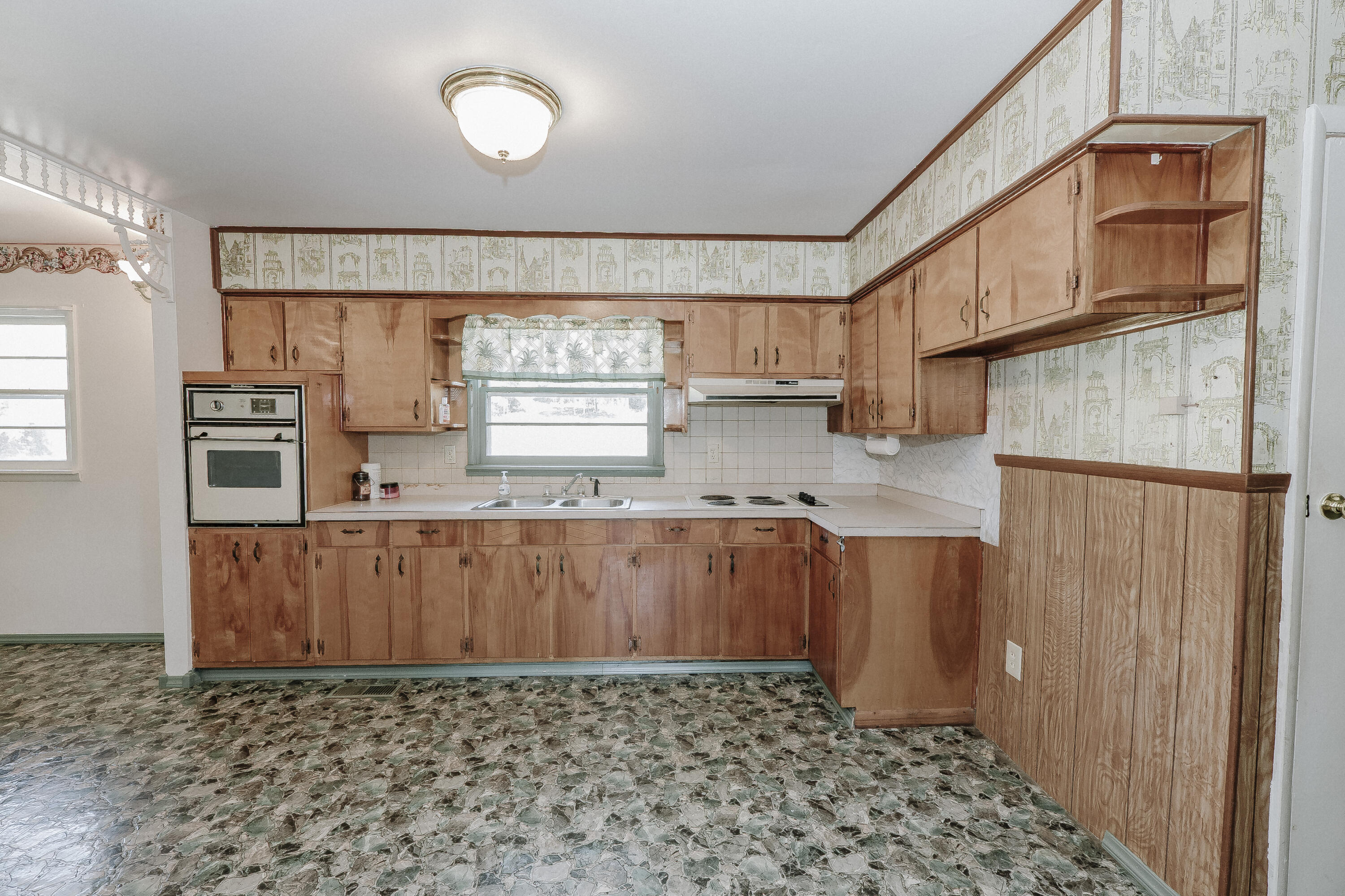 6777 E Highway 92 Property Photo 32