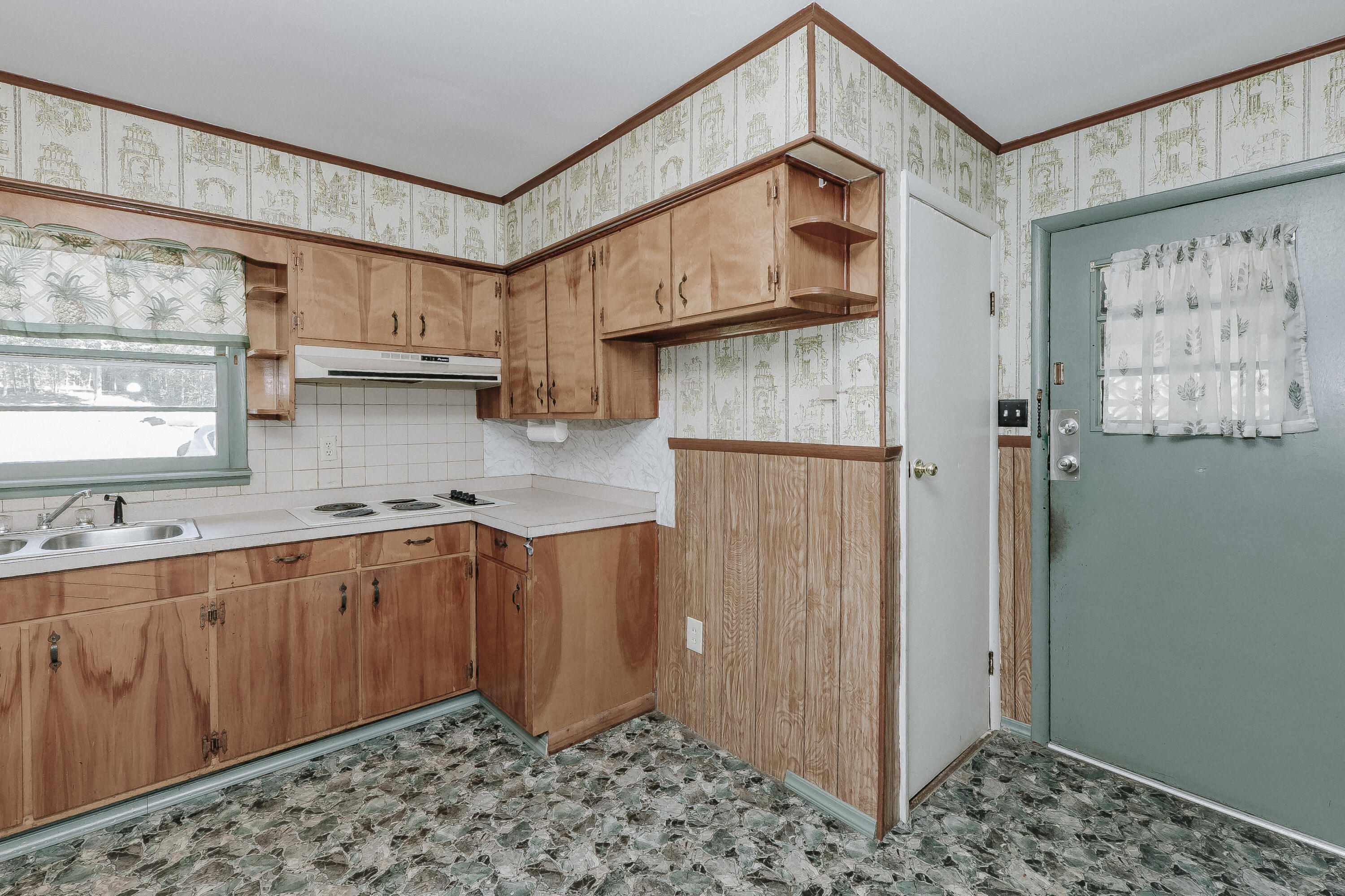 6777 E Highway 92 Property Photo 33