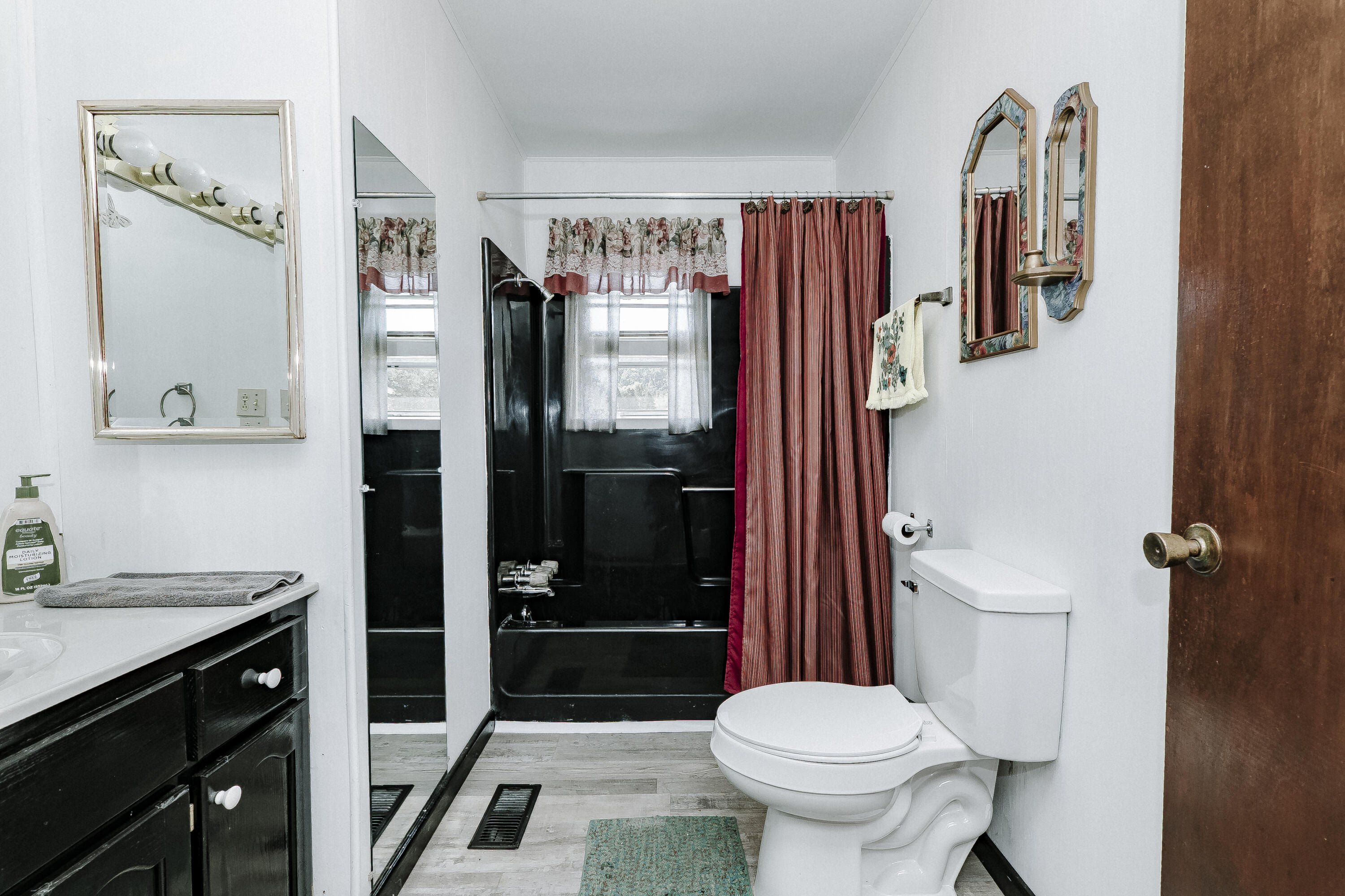 6777 E Highway 92 Property Photo 37