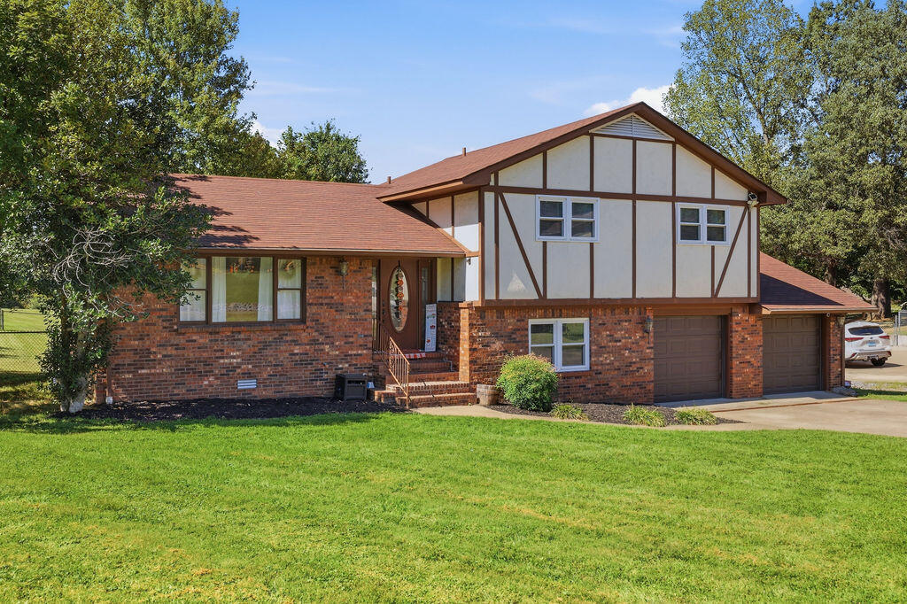 141 Skylark Drive Property Photo 1