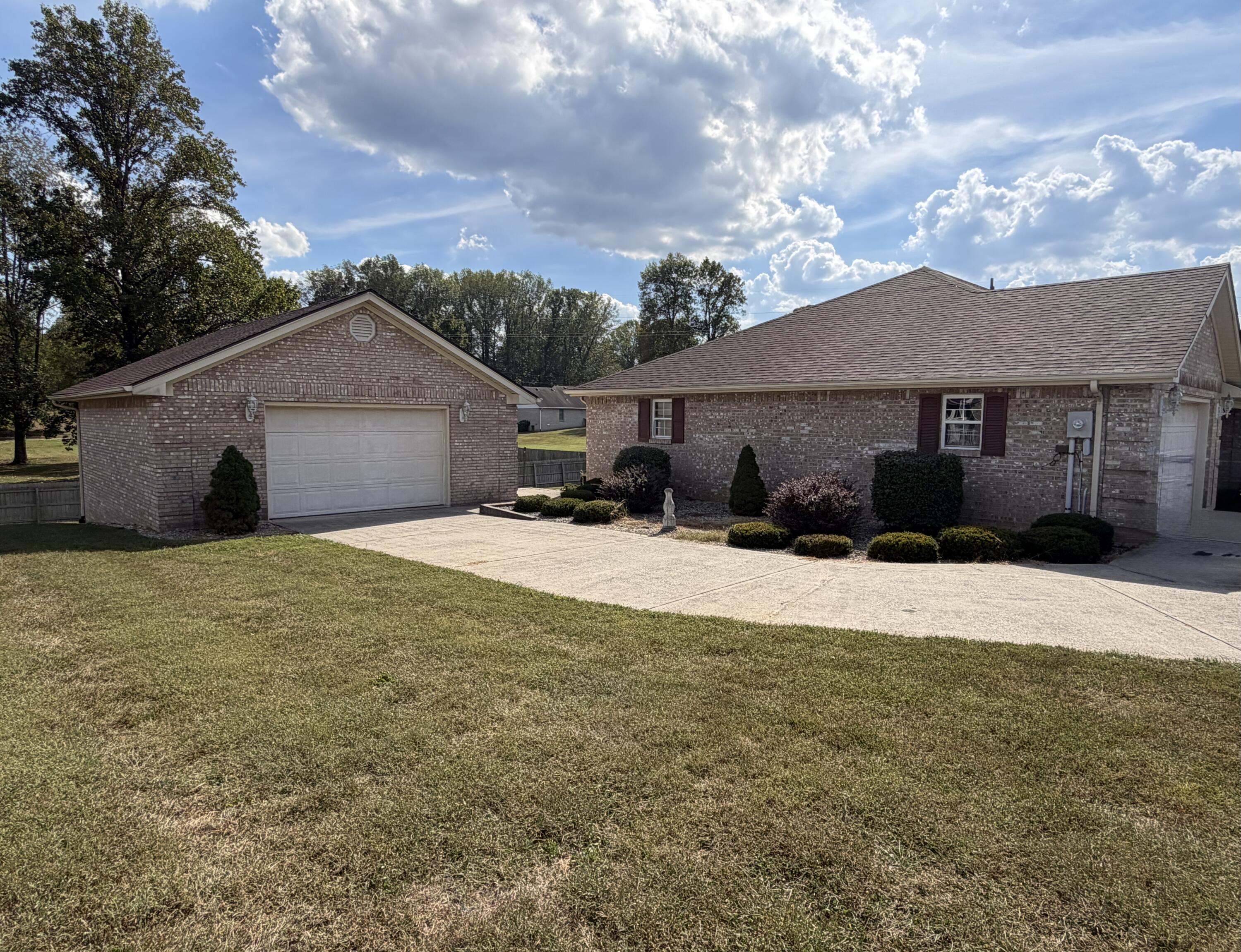 121 Ridgewood Drive Property Photo 3