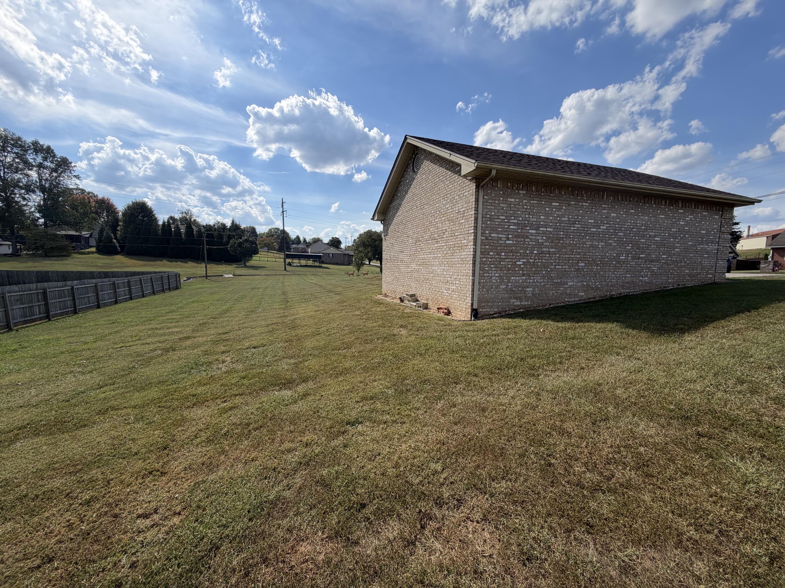121 Ridgewood Drive Property Photo 4