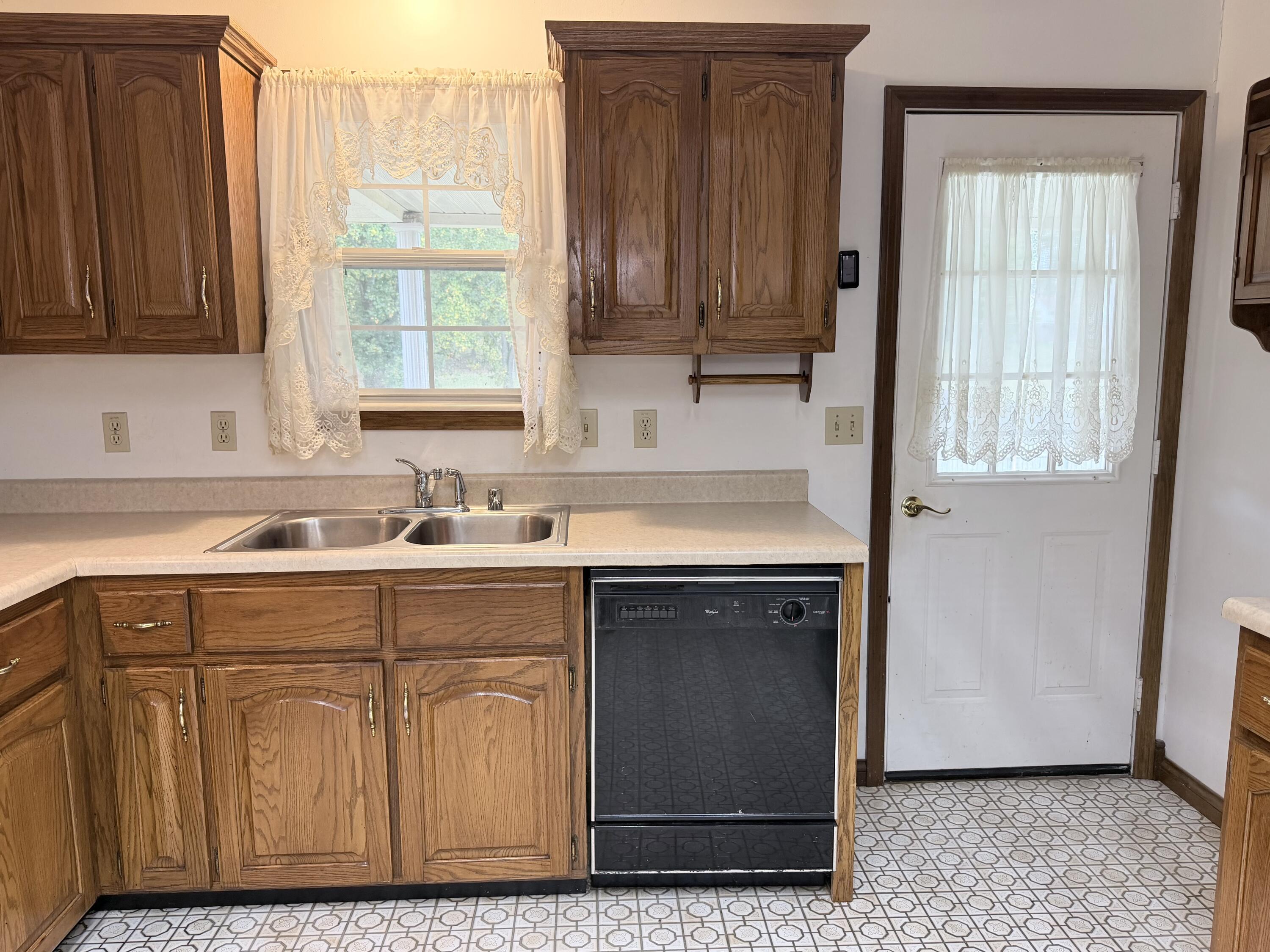 121 Ridgewood Drive Property Photo 22