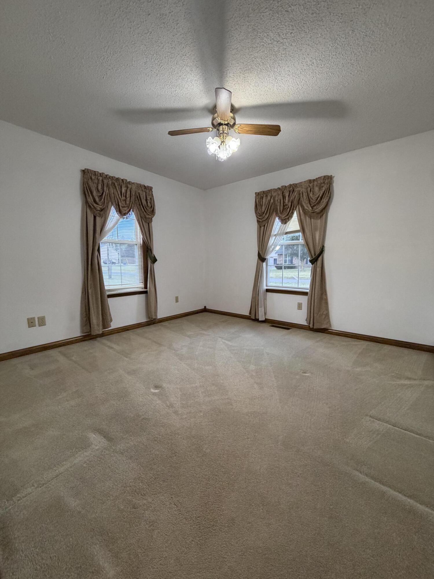 121 Ridgewood Drive Property Photo 27