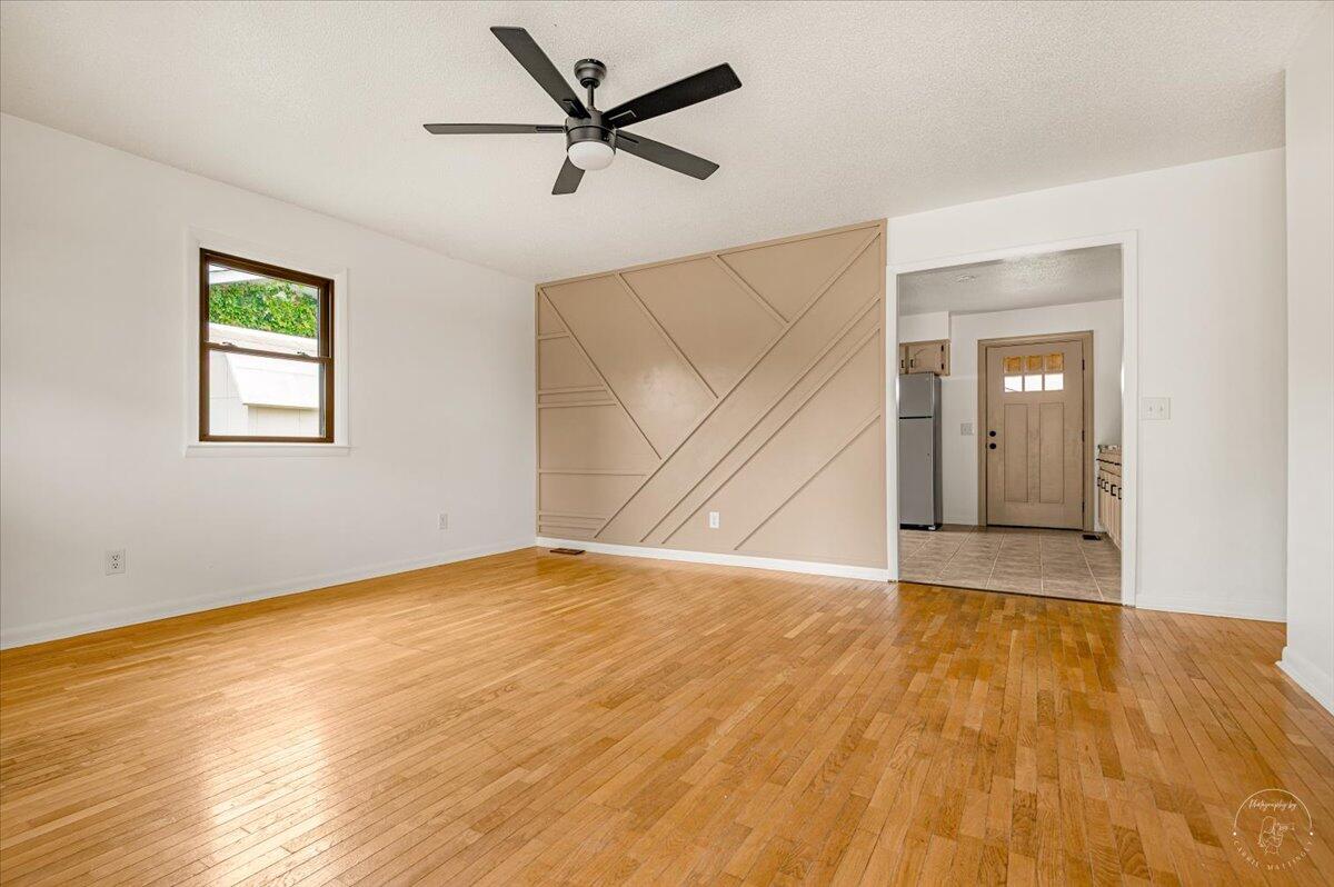 1018 Cardinal Drive Property Photo 6