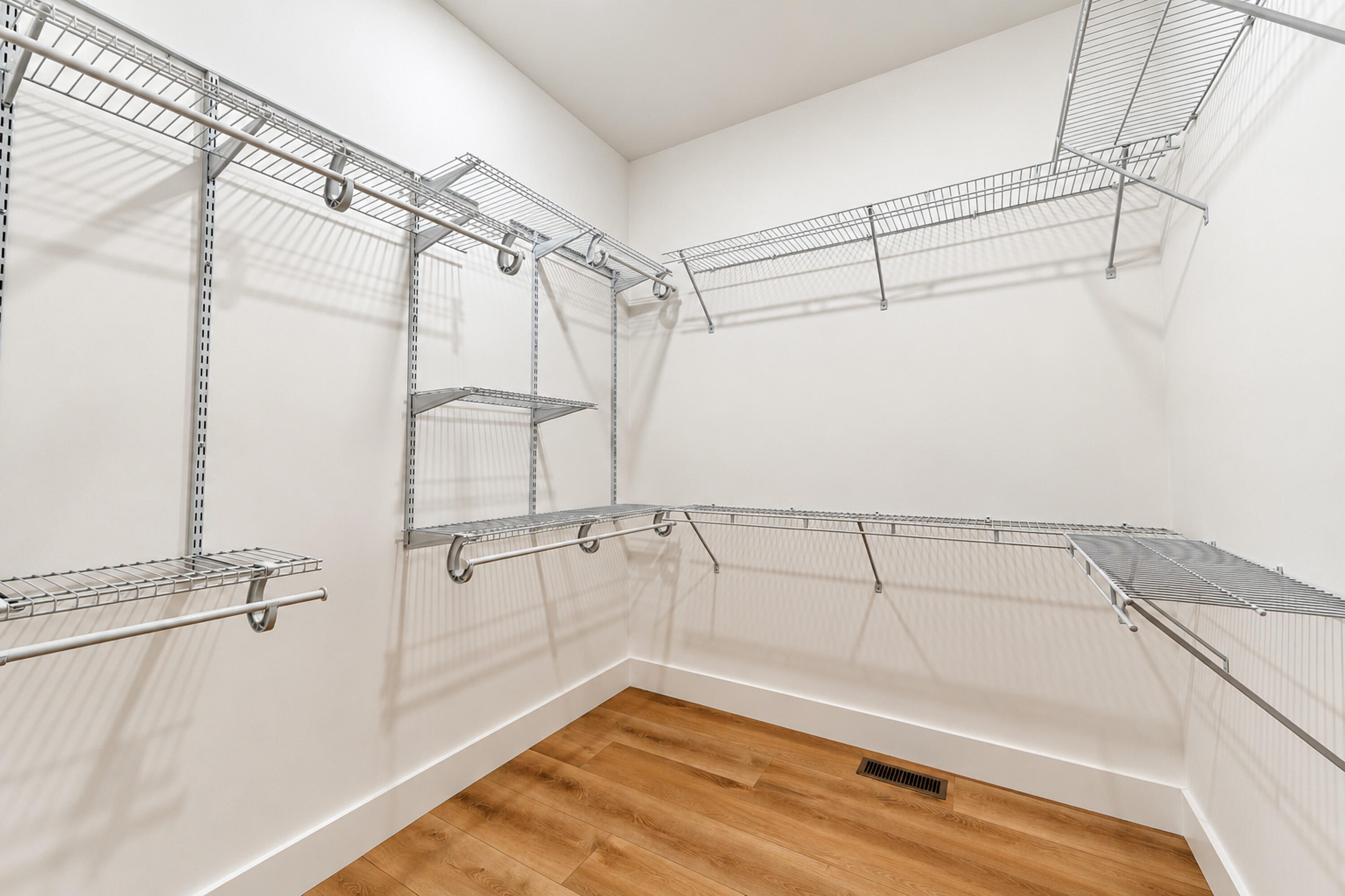 182 Spring Meadows Drive Property Photo 25