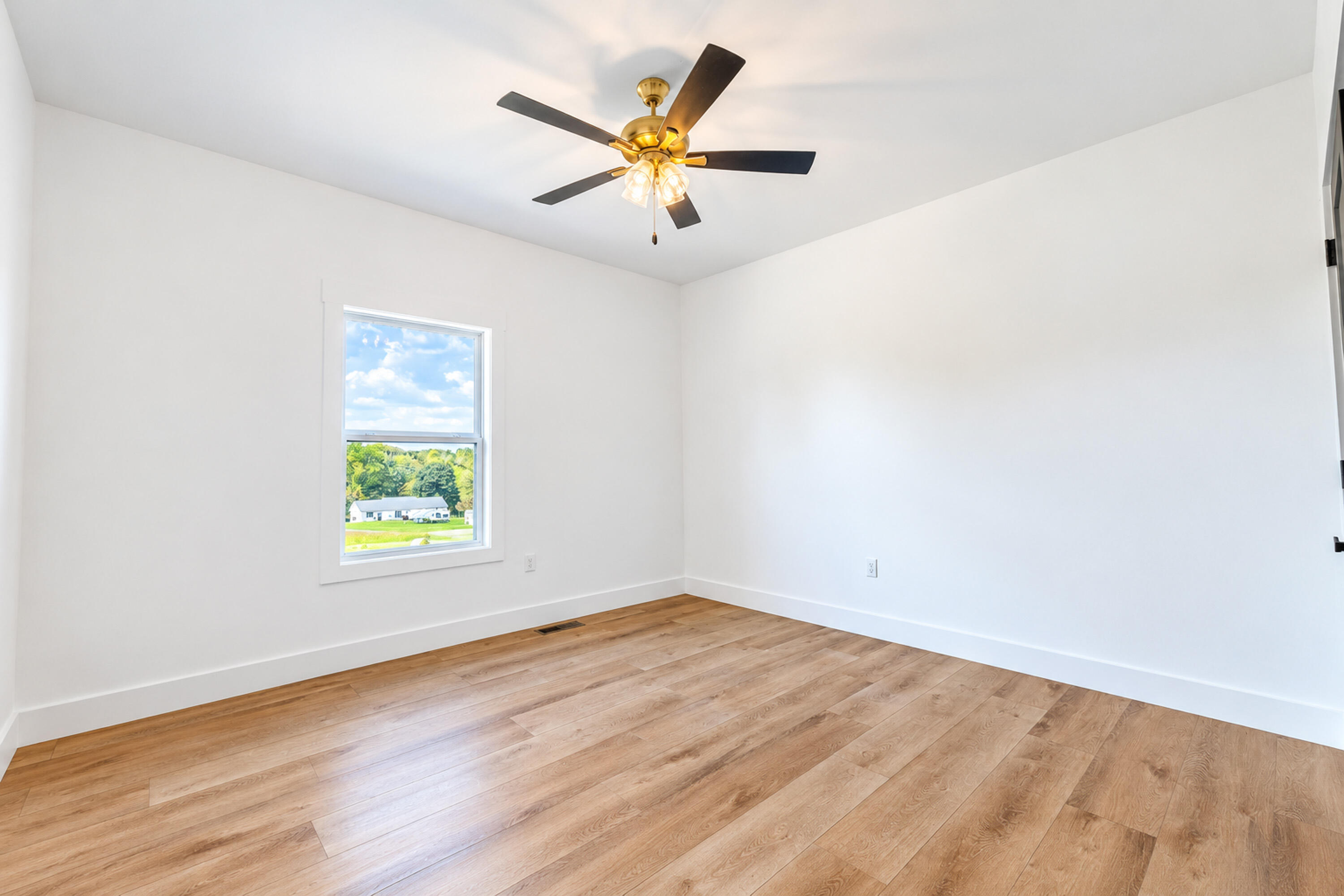 182 Spring Meadows Drive Property Photo 27