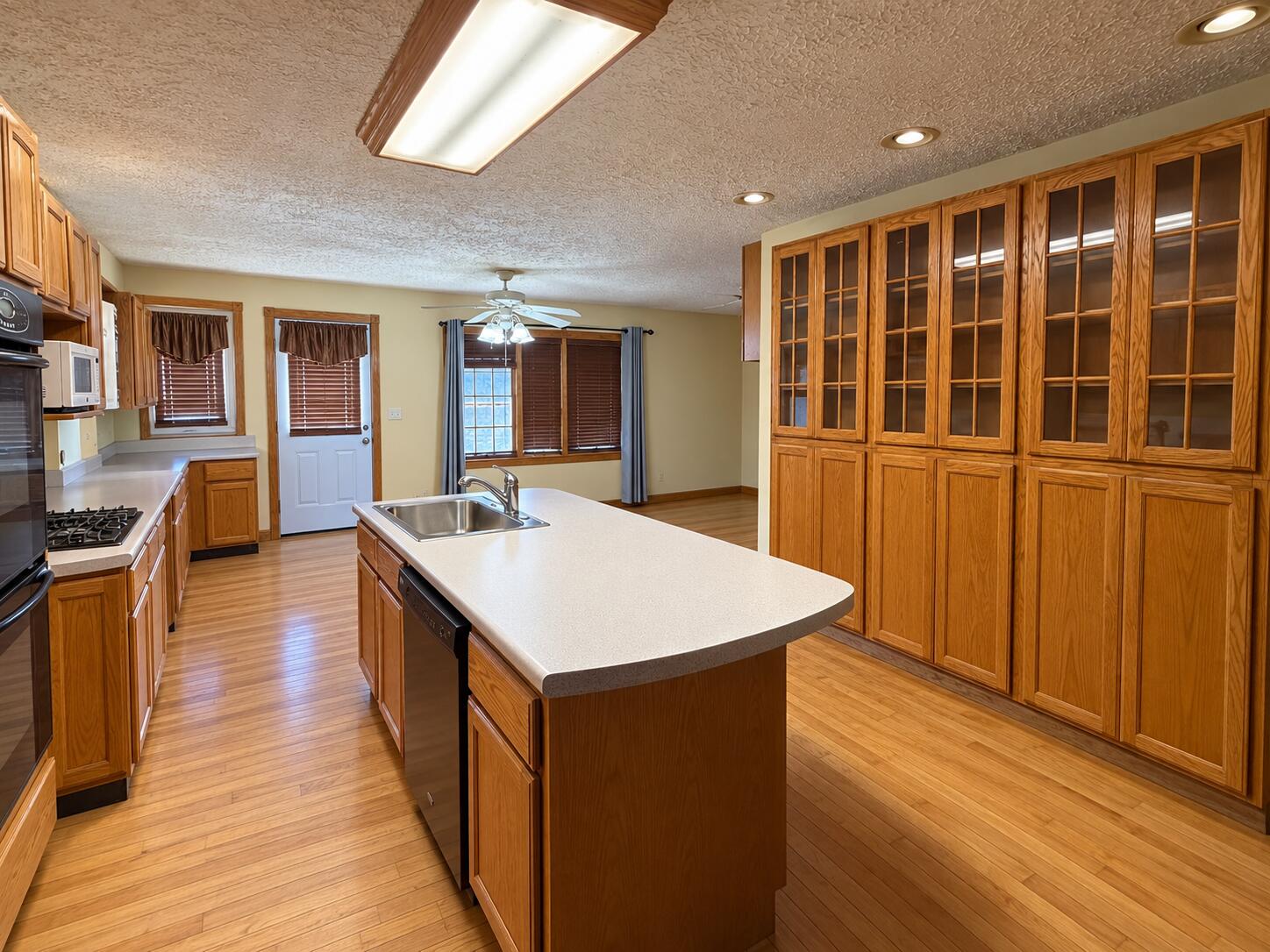 23 Animal Farm Road Property Photo 5