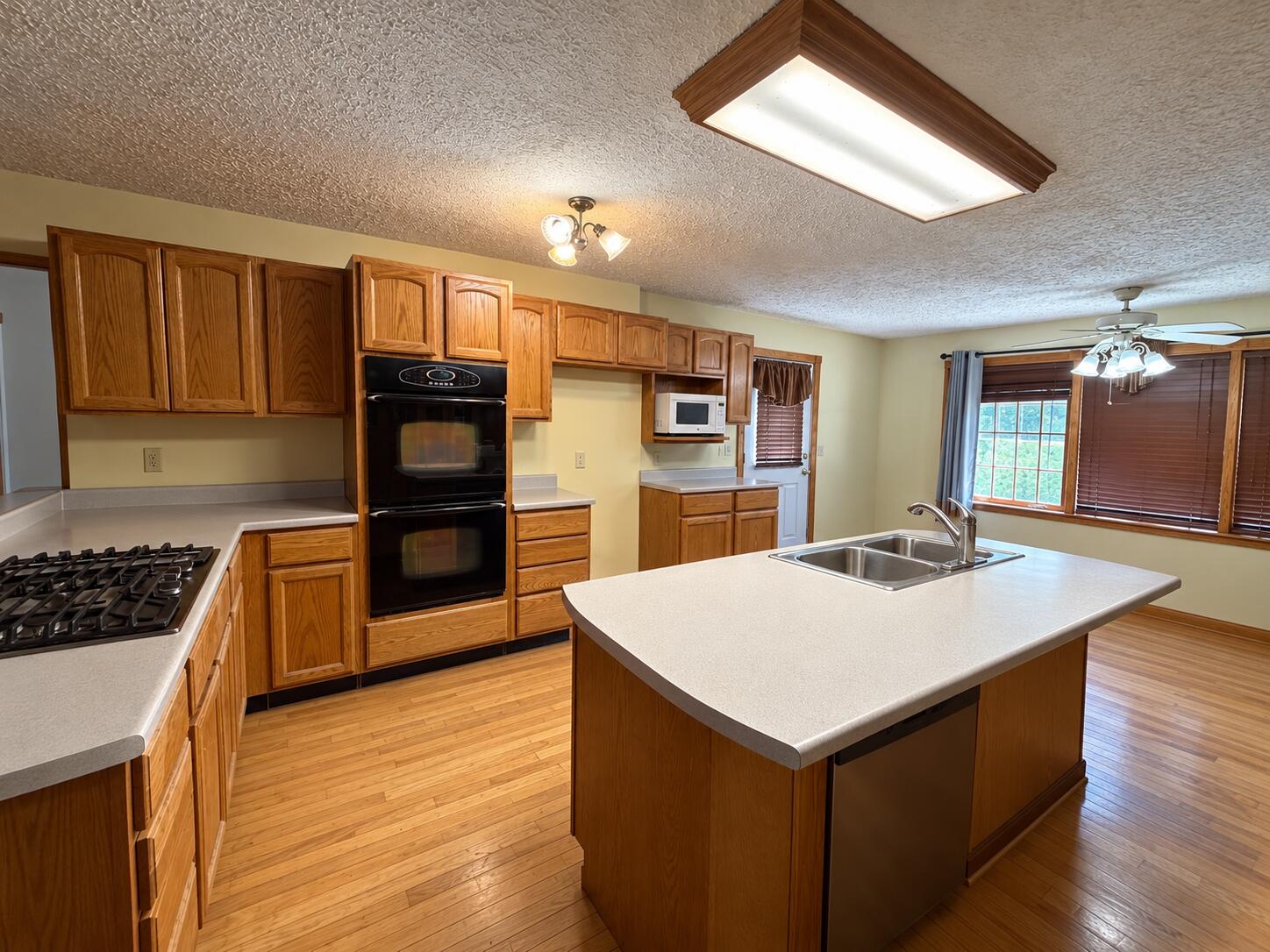 23 Animal Farm Road Property Photo 6
